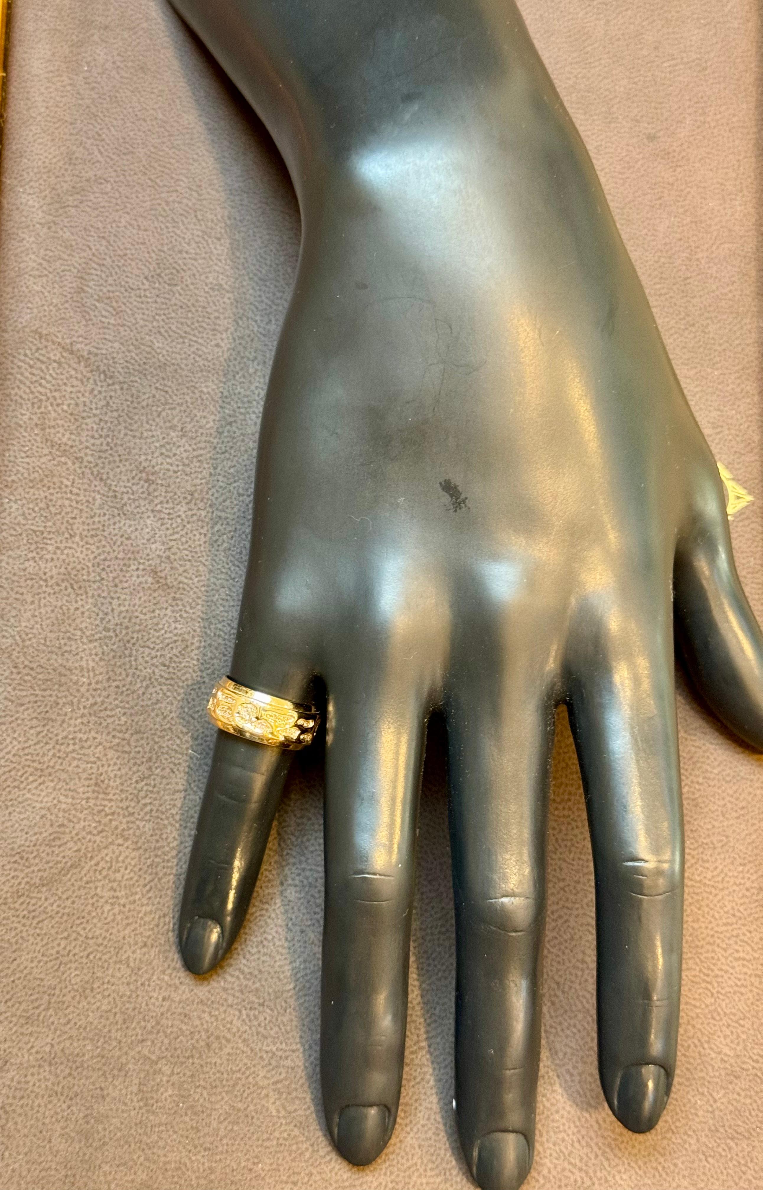 14 Karat Yellow Gold Classic Wide Wedding Band With Design Ring, Unisex Size 4.5 For Sale 3