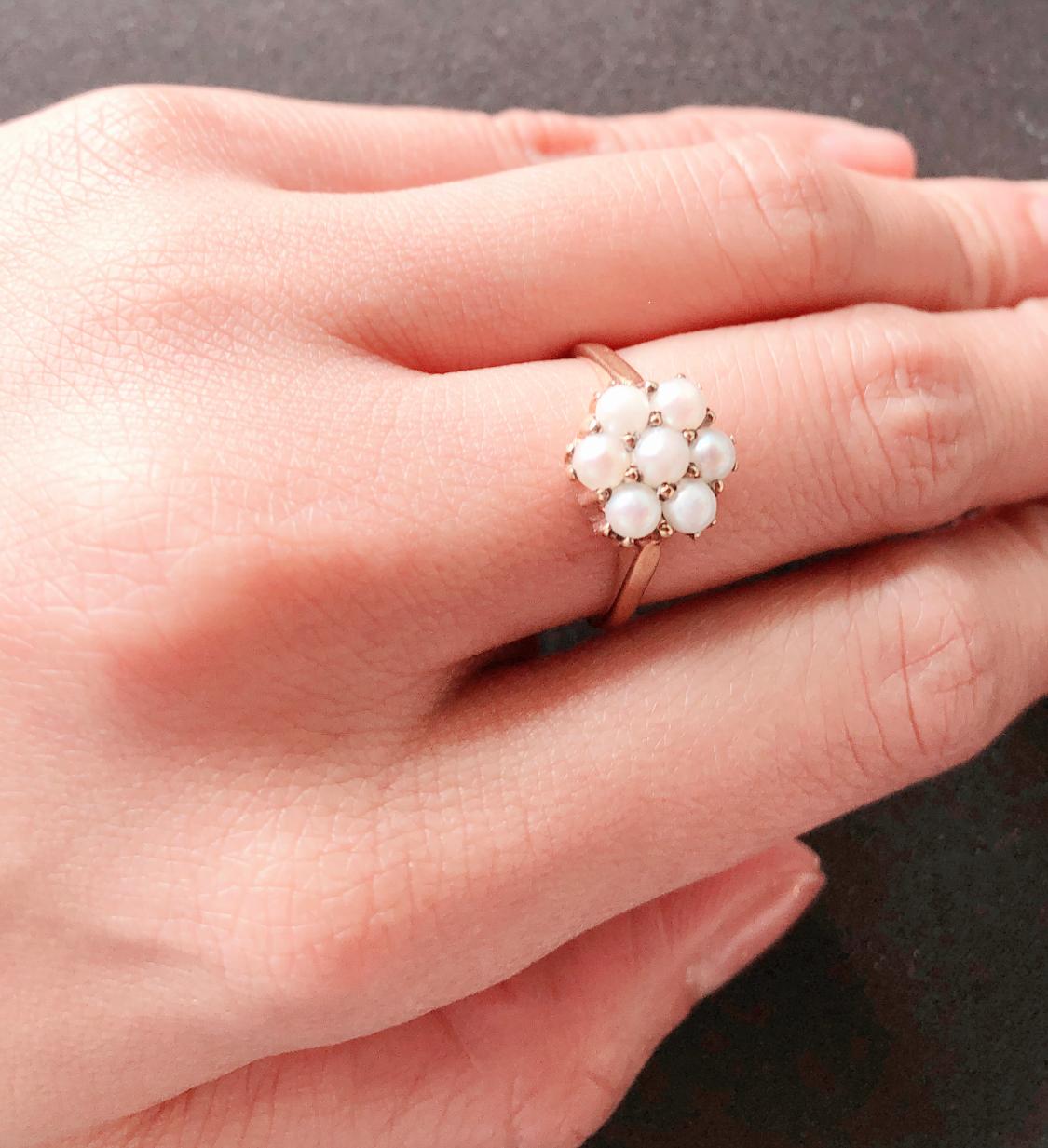Ring aus 18 Karat Gelbgold mit Perlmutt-Cluster (Moderne)