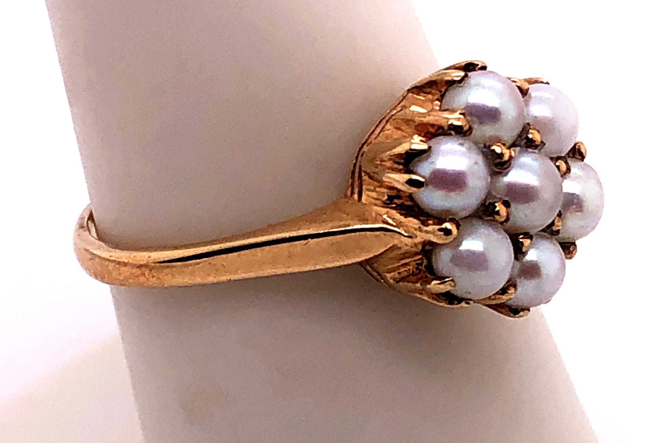 Ring aus 18 Karat Gelbgold mit Perlmutt-Cluster (Rundschliff)