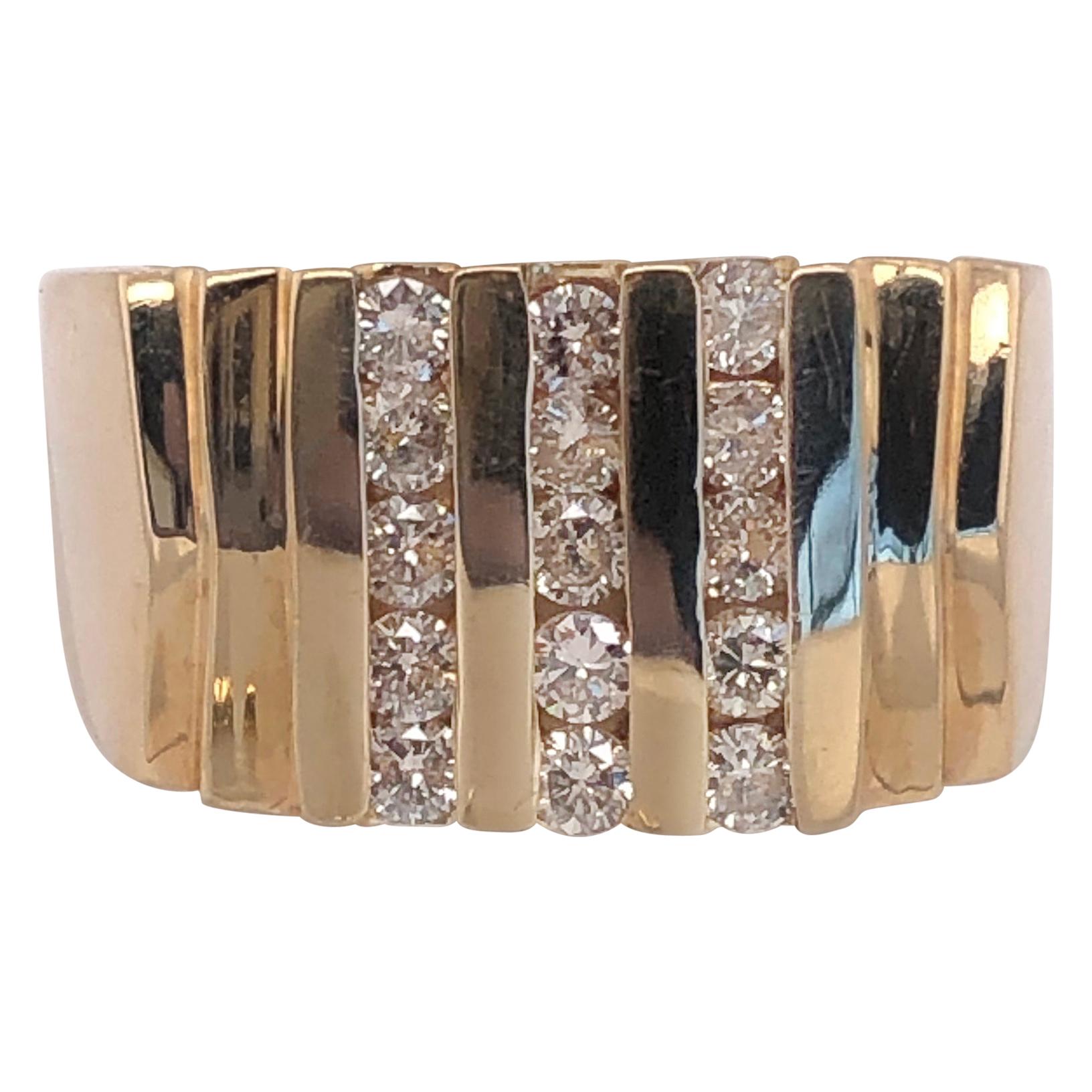 14 Karat Yellow Gold Cluster Ring with 15 Diamonds For Sale