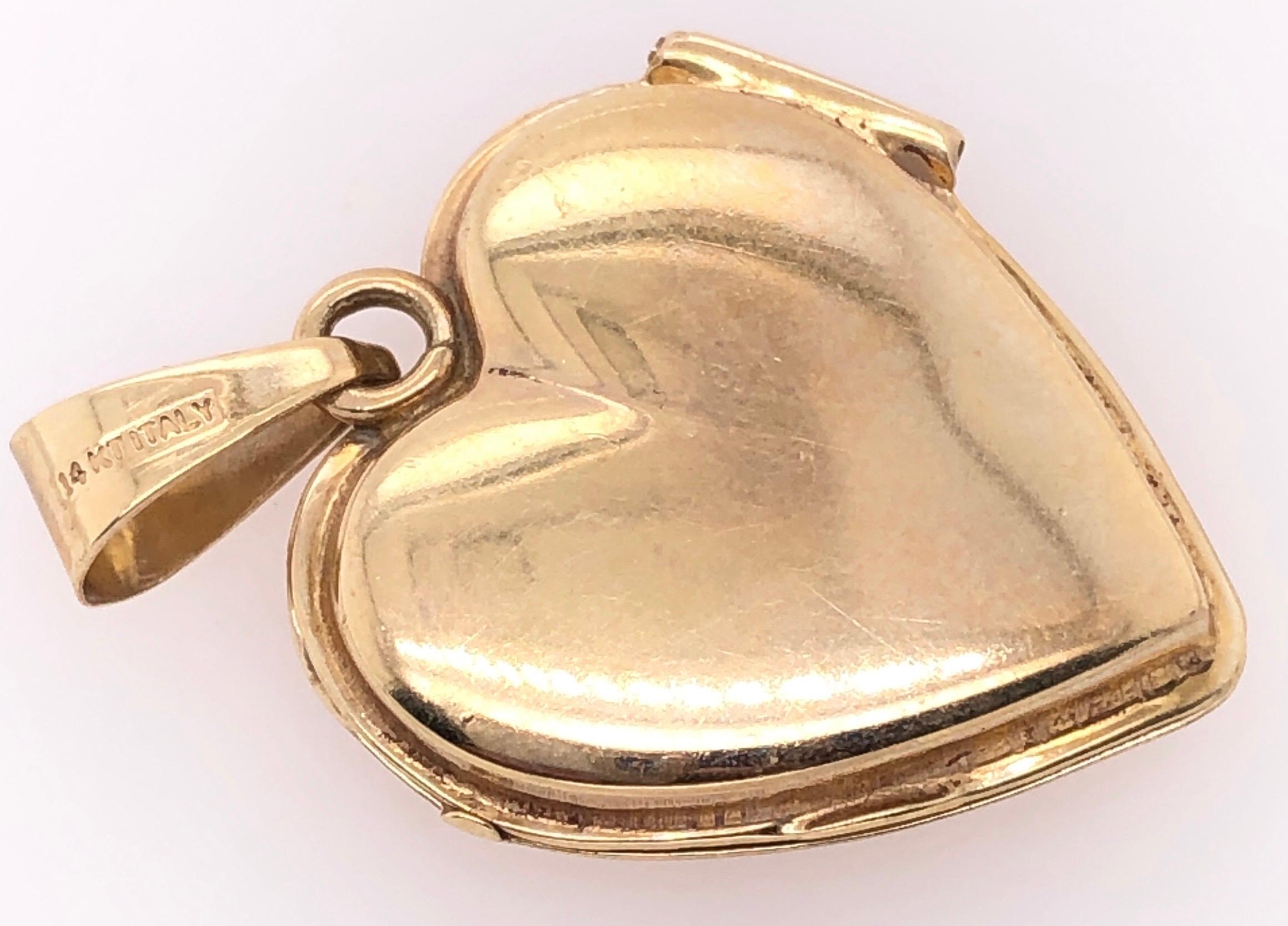 Women's or Men's 14 Karat Yellow Gold Contemporary Etched Design Heart Locket Pendant