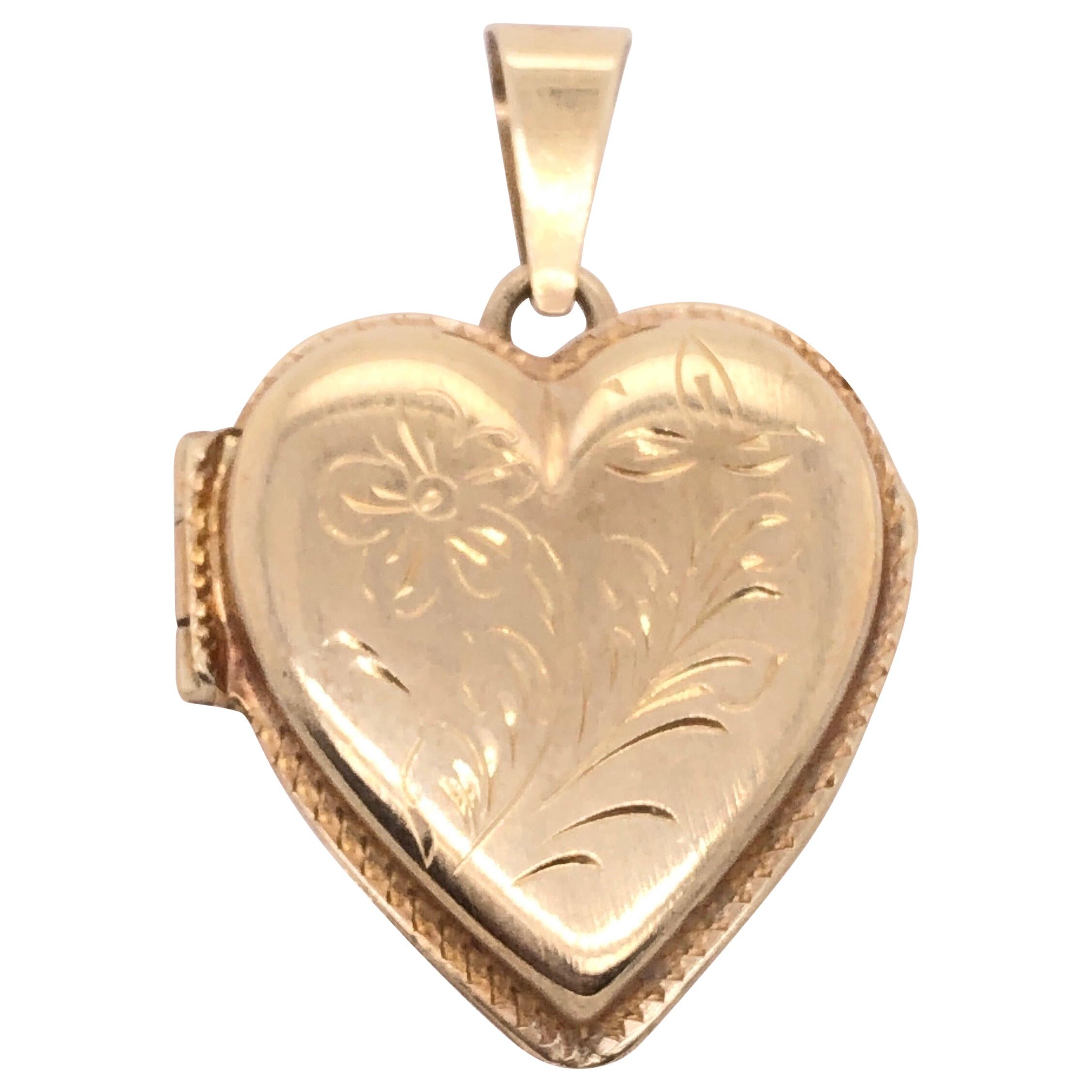14 Karat Yellow Gold Contemporary Etched Design Heart Locket Pendant