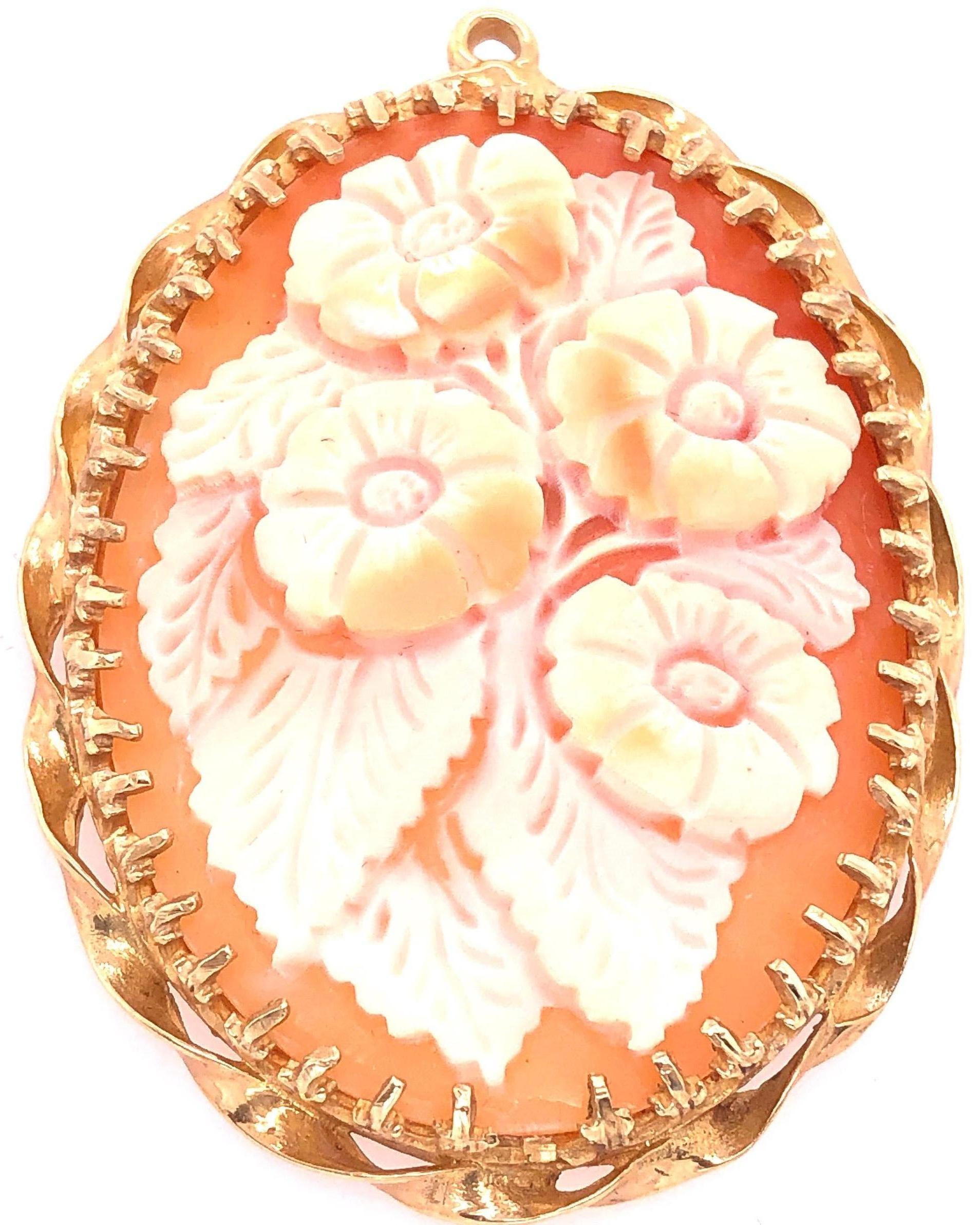 14 Karat Yellow Gold Contemporary Floral and Leaf Design Cameo Pendant 2