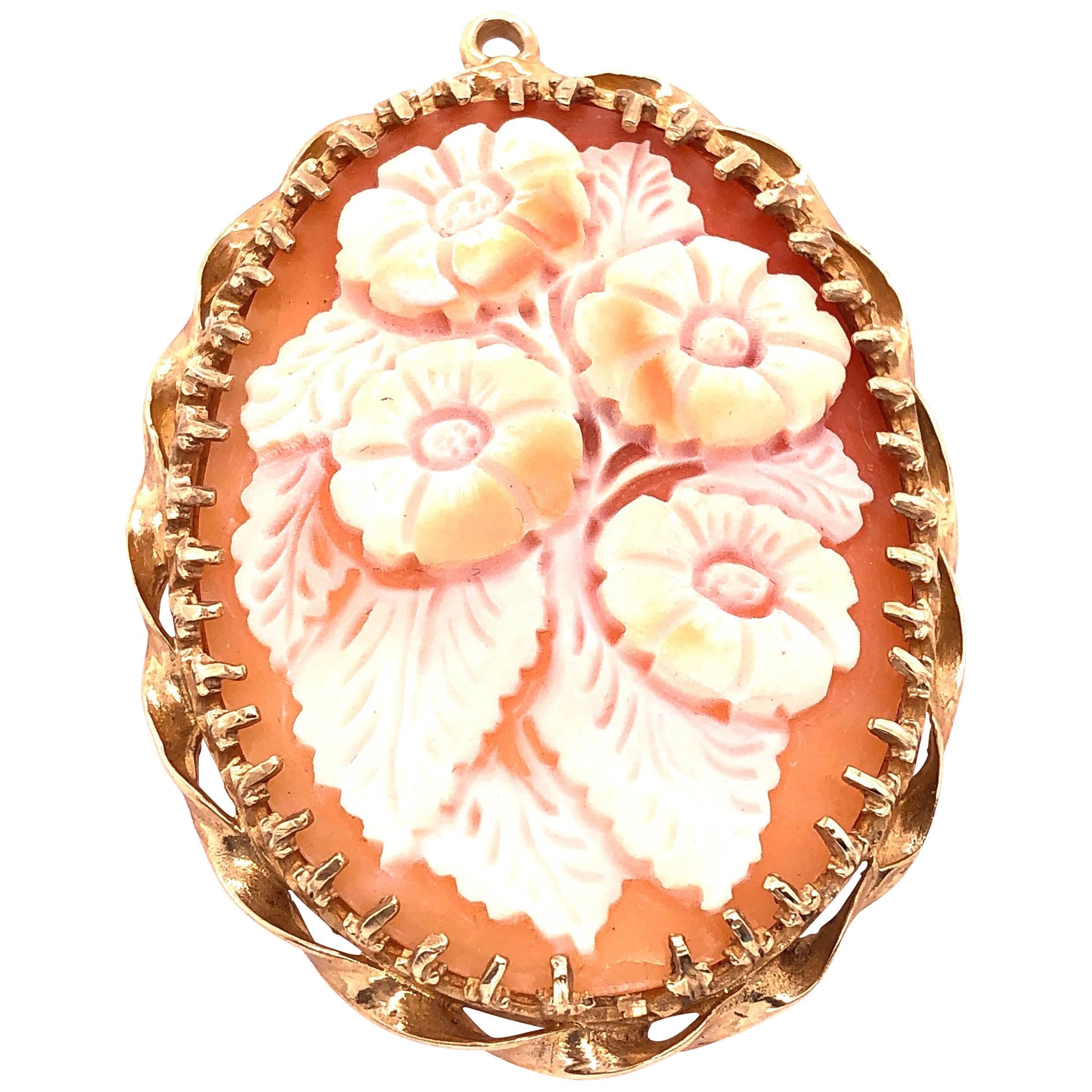 14 Karat Yellow Gold Contemporary Floral and Leaf Design Cameo Pendant