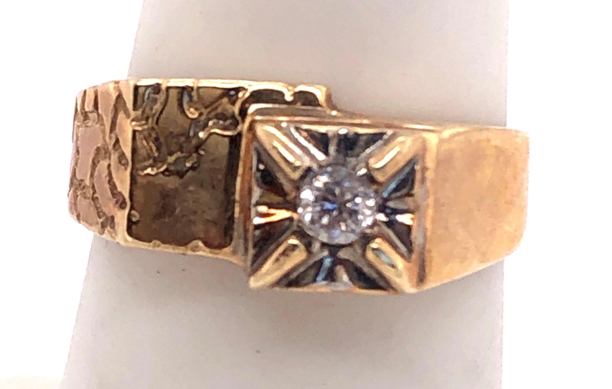 14 Karat Yellow Gold Contemporary Ring with Diamond 0.15 Total Diamond Weight
Size 6.5 
 4 grams total weight