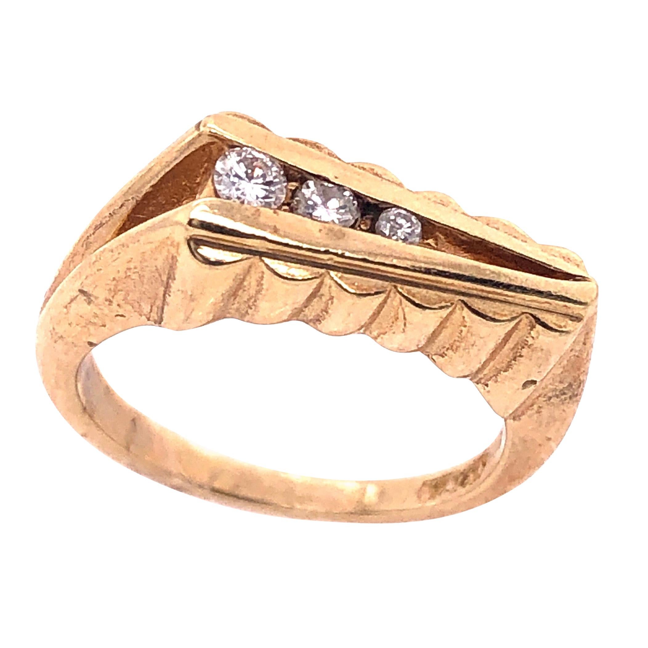14 Karat Yellow Gold Contemporary Ring with Round Diamonds 0.20 TDW For Sale