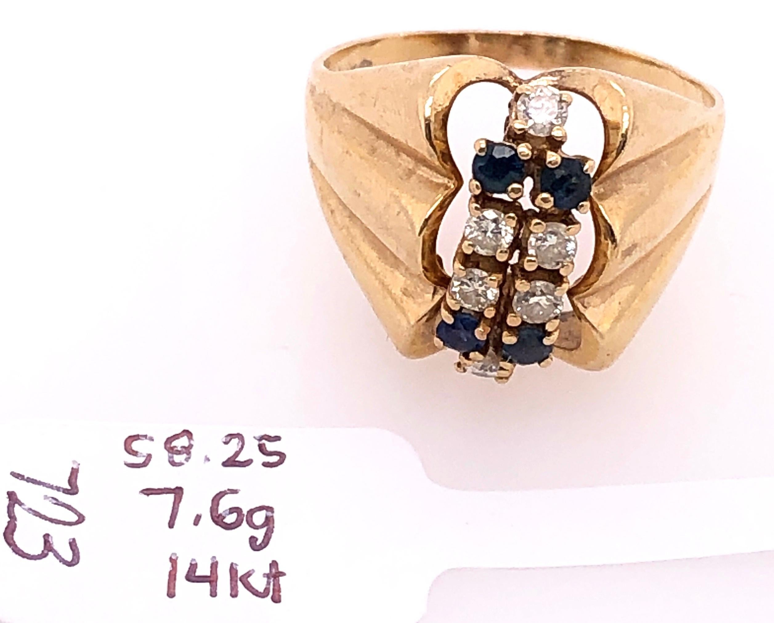 14 Karat Yellow Gold Contemporary Ring with Sapphire and Diamonds For Sale 5