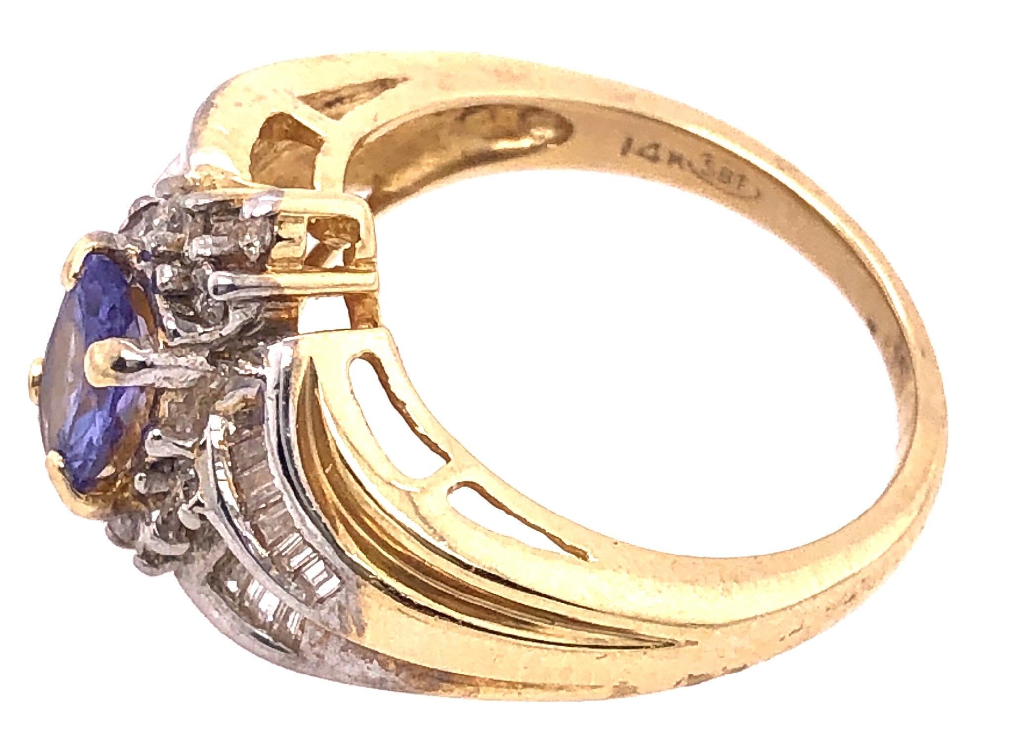 Zeitgenössischer Ring aus 14 Karat Gelbgold mit Topas und Diamanten im Angebot 2