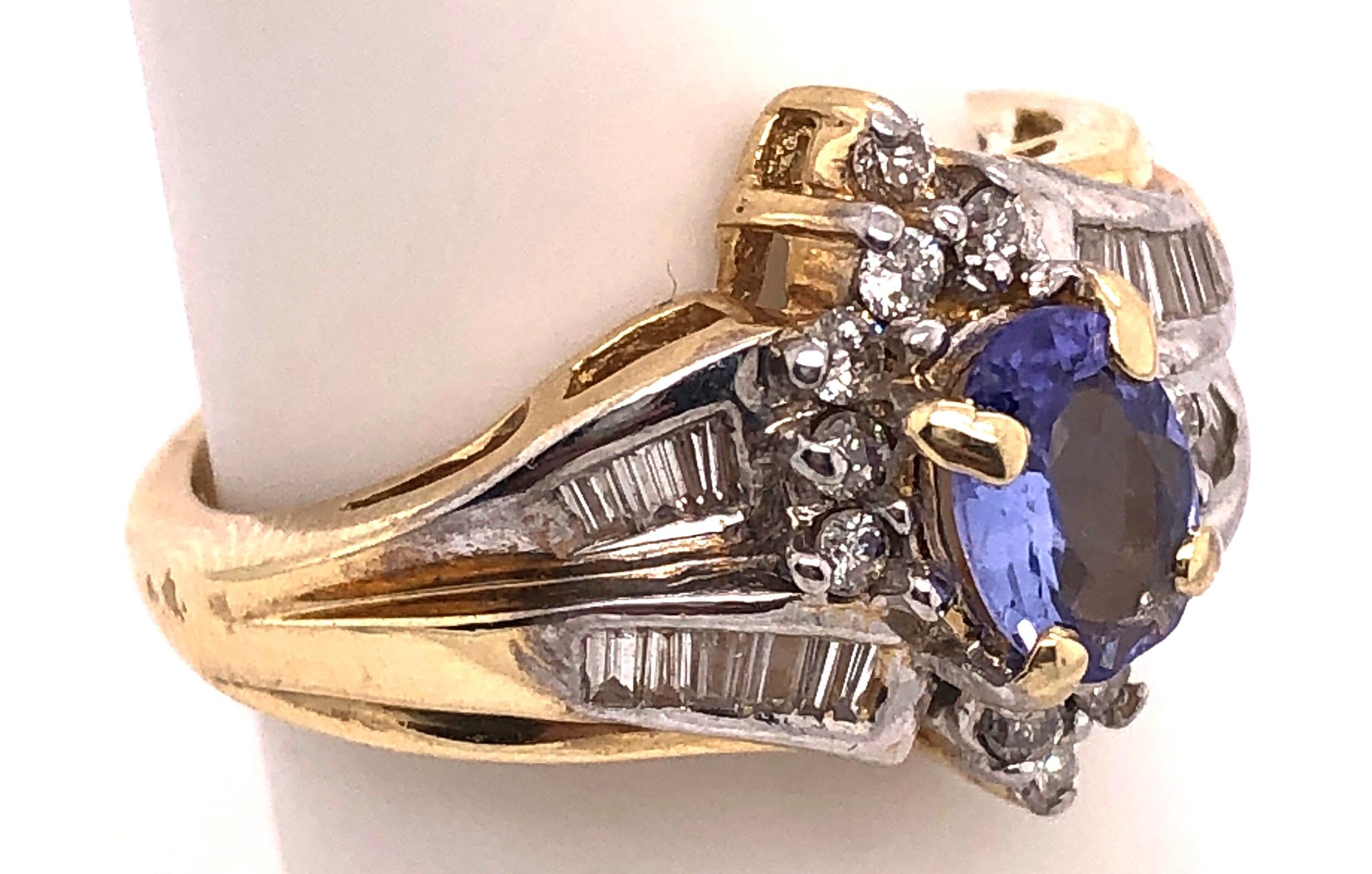 14 Karat Yellow Gold Contemporary Ring with Topaz and Diamonds For Sale 2