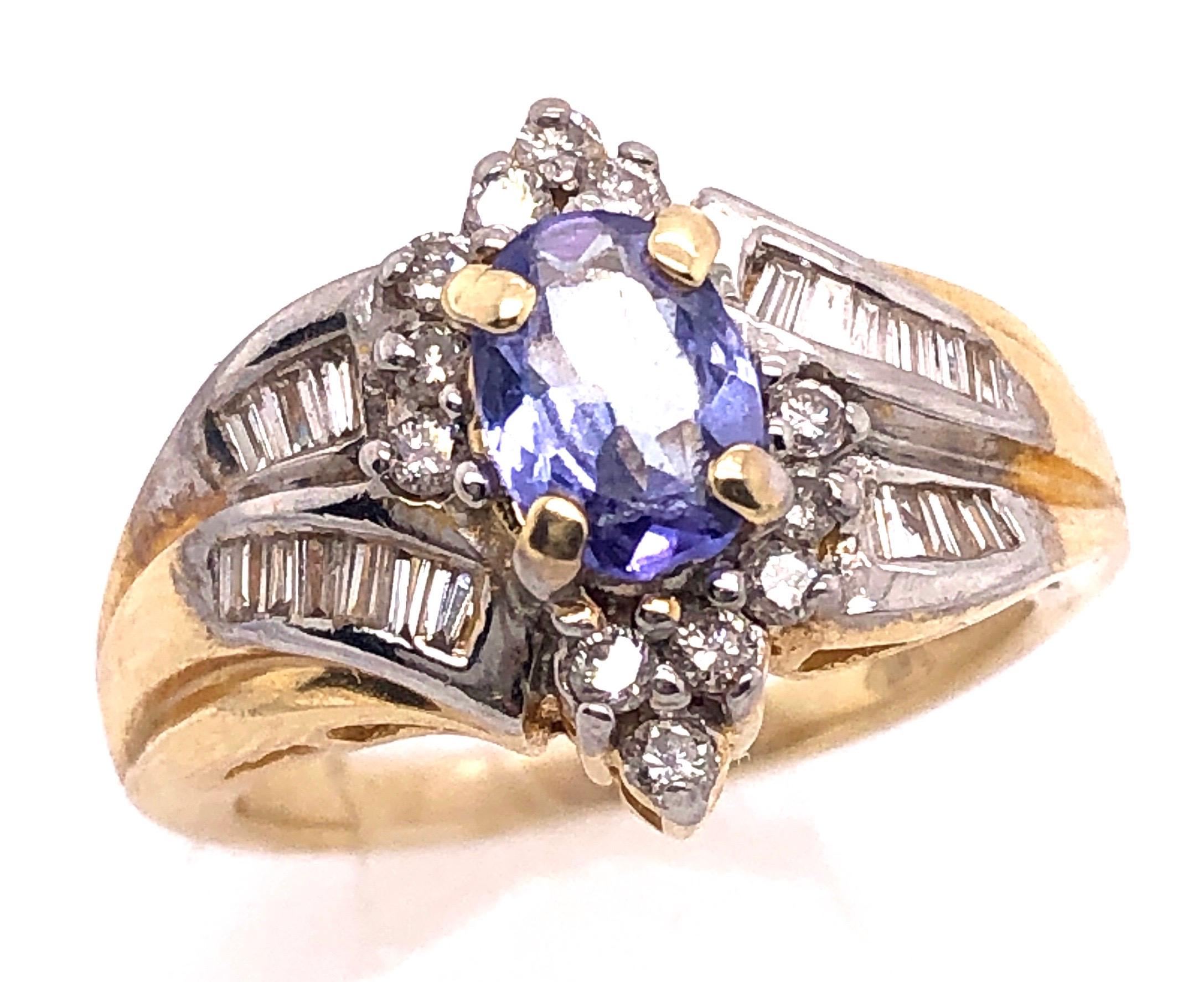 14 Karat Yellow Gold Contemporary Ring with Topaz and Diamonds For Sale 3