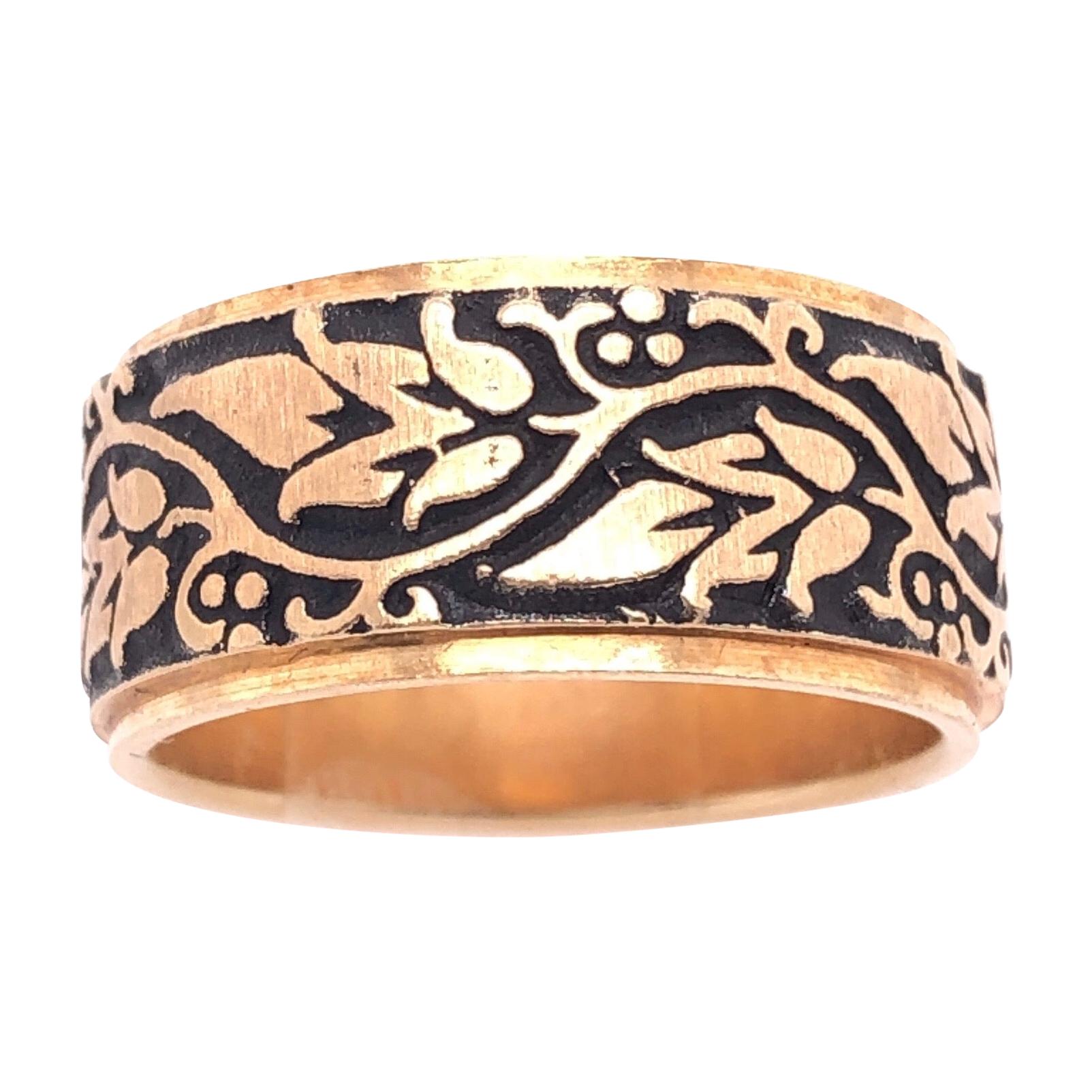 14 Karat Yellow Gold Continuous Etched Floral Wedding Band / Wedding Ring For Sale
