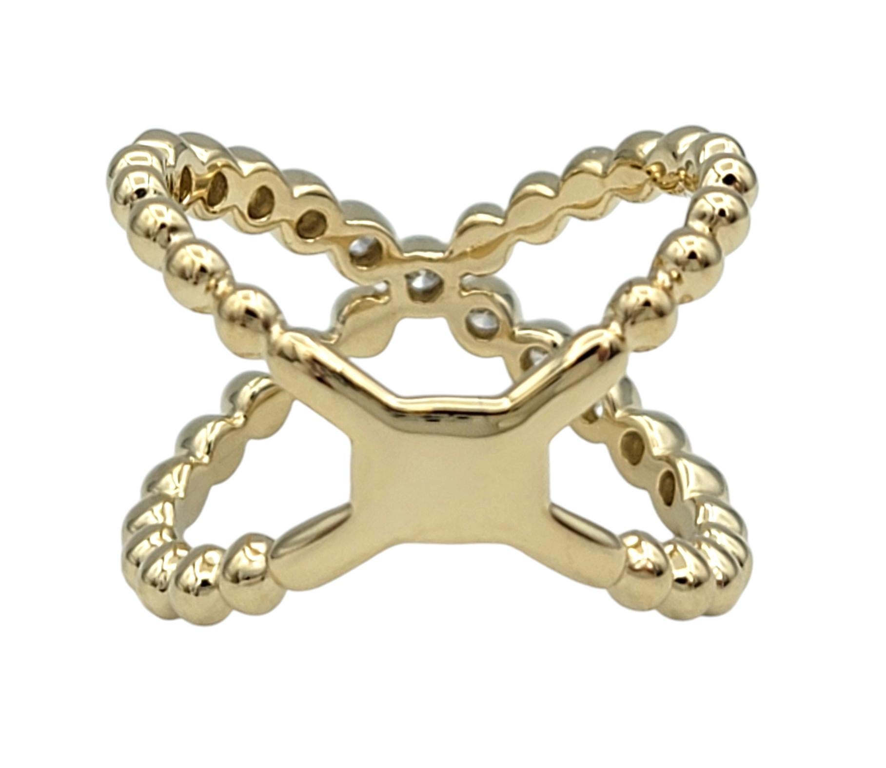 Bague à bulles croisée en or jaune 14 carats avec diamants ronds sertis sur le chaton Bon état - En vente à Scottsdale, AZ