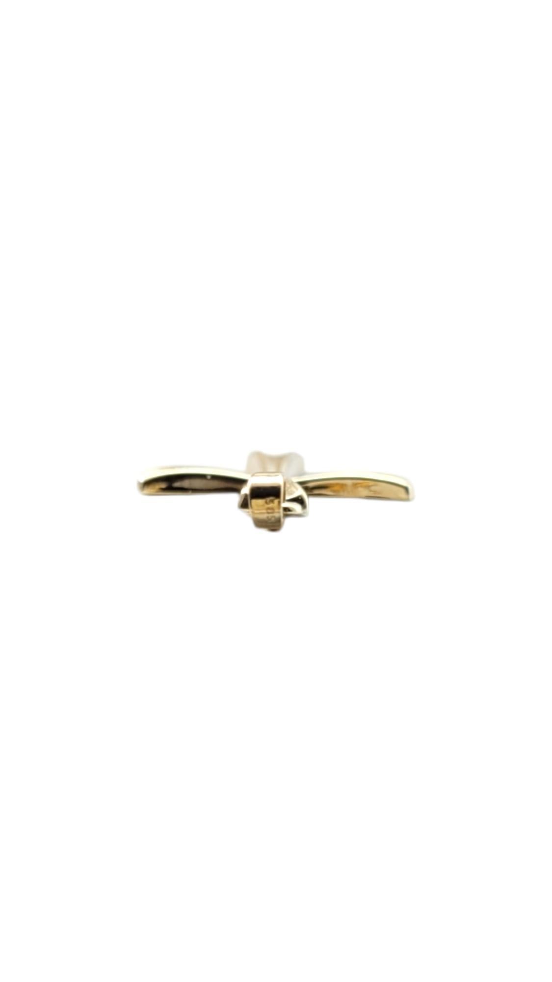 Breloque croix en or jaune 14 carats n° 20349 Pour femmes en vente