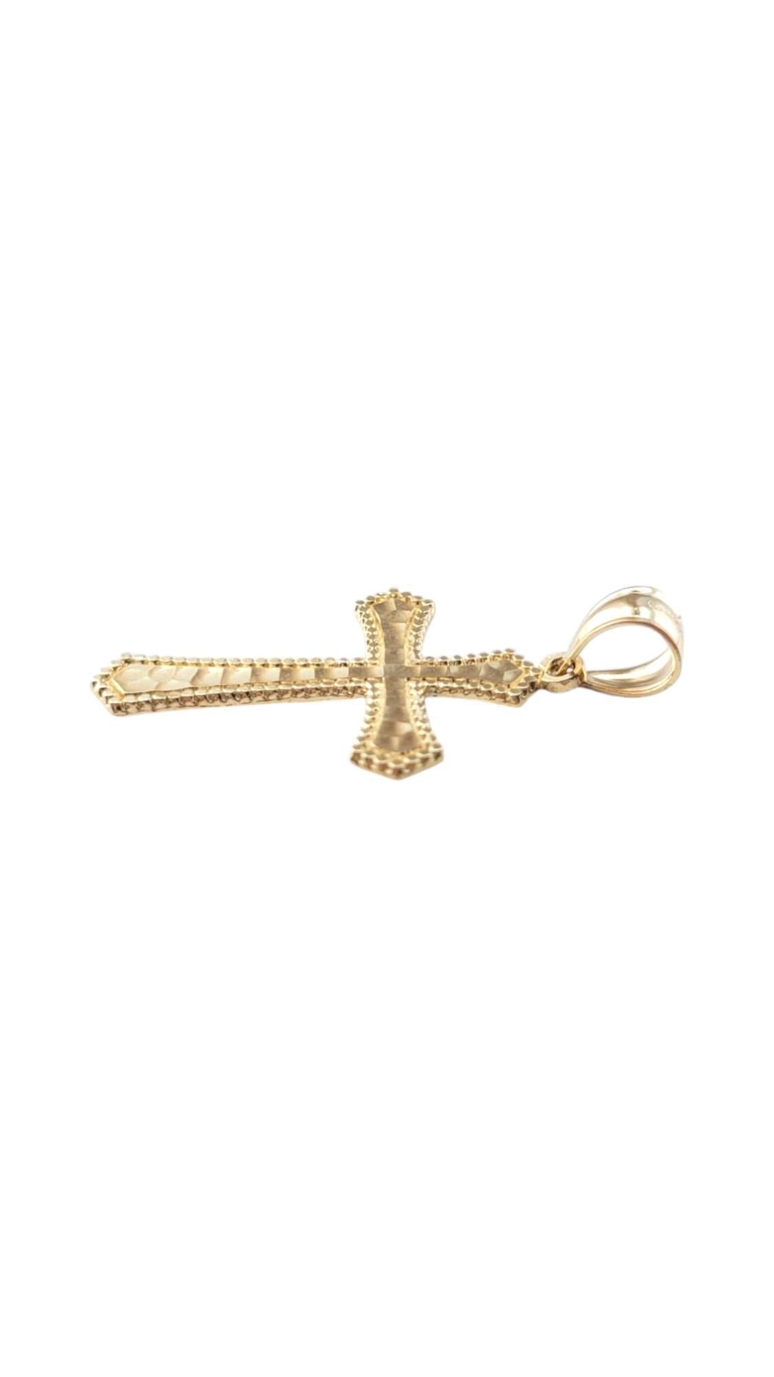 Pendentif croix en or jaune 14 carats n°20891 Pour femmes en vente