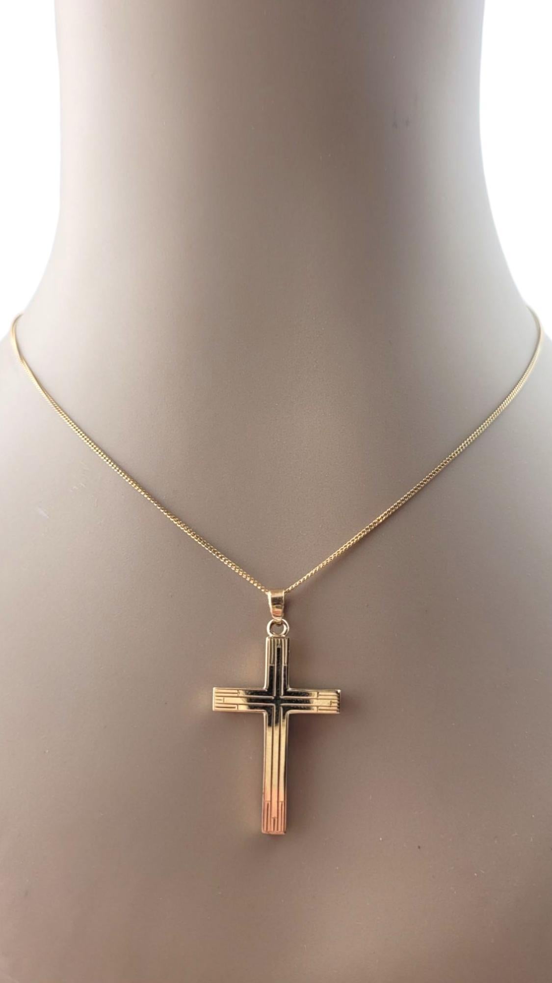 Pendentif croix en or jaune 14 carats #21275 en vente 6