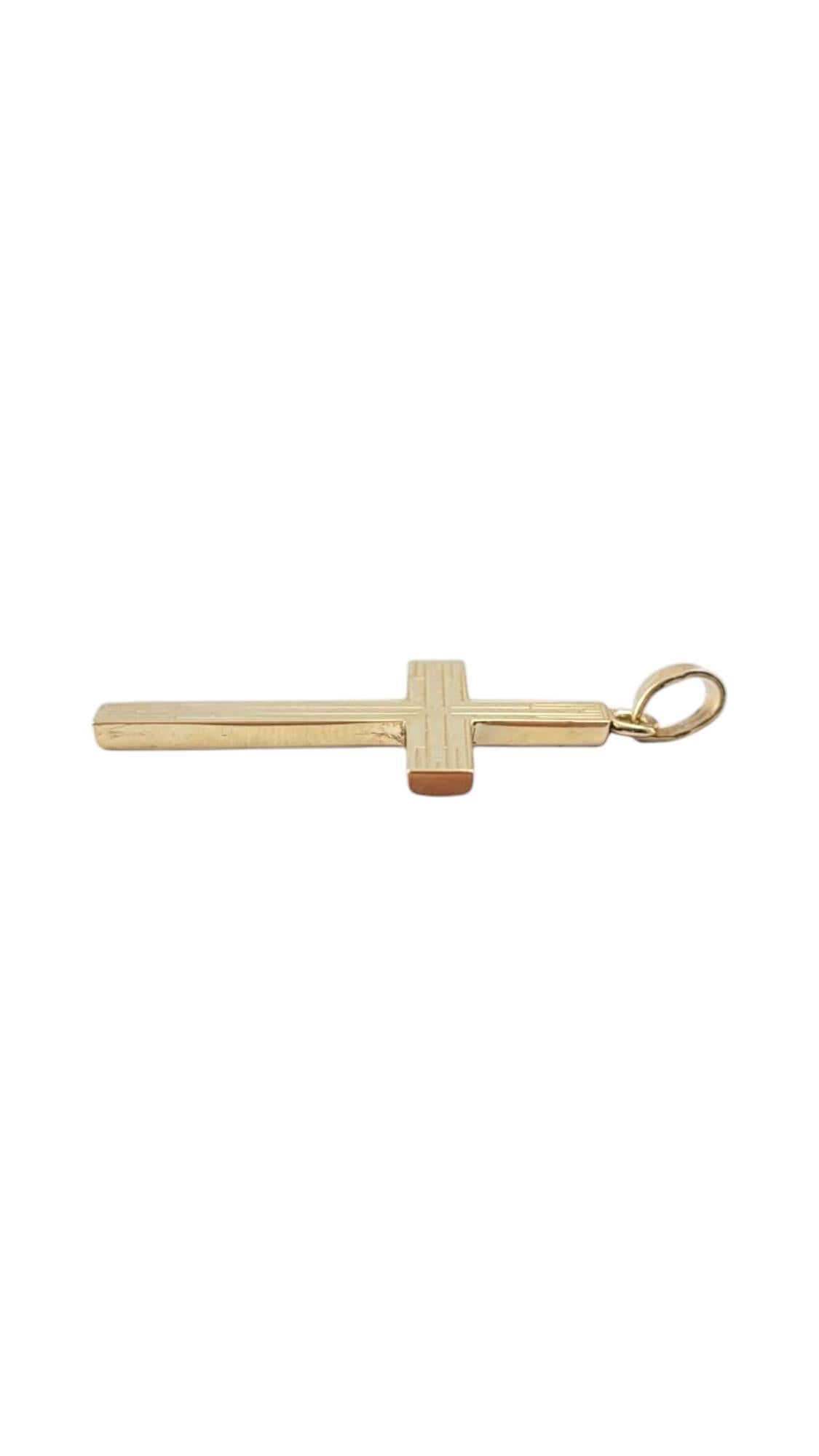 Pendentif croix en or jaune 14 carats #21275 en vente 1