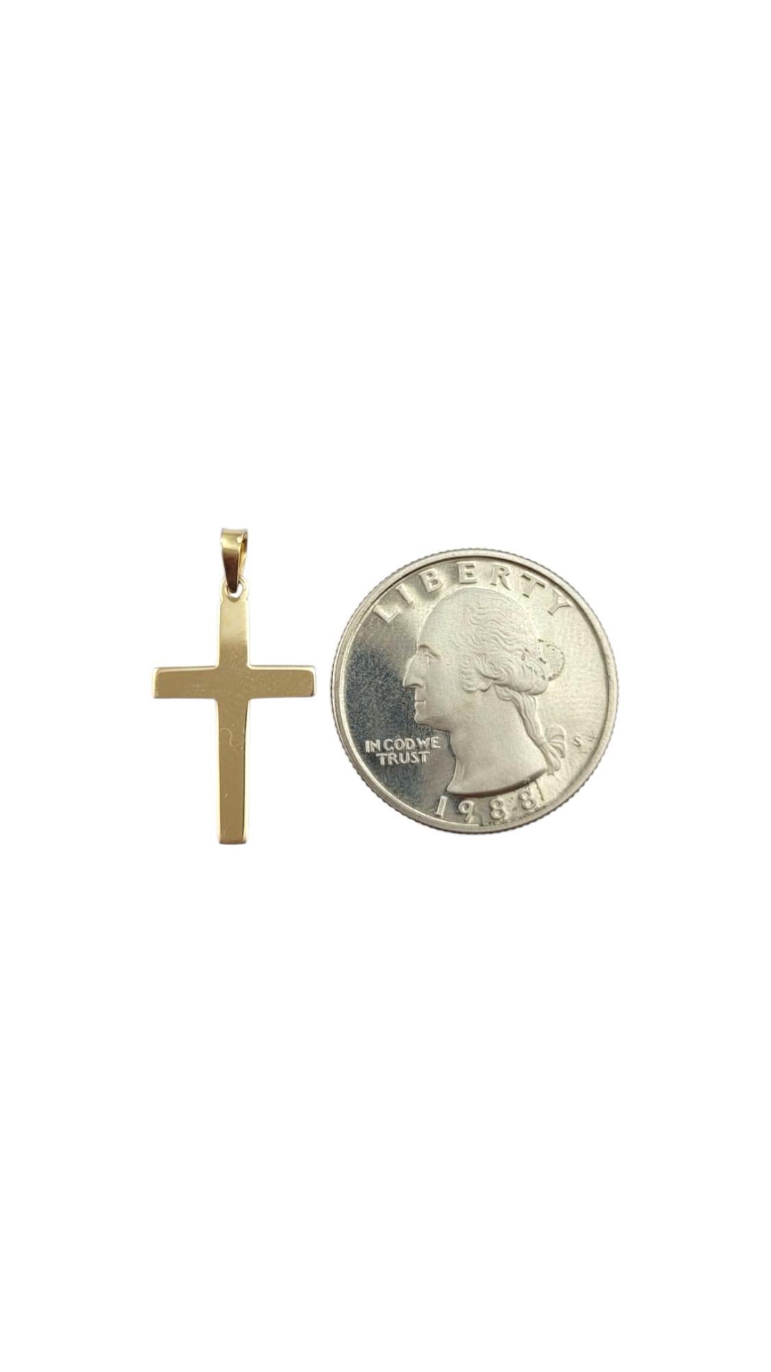 Pendentif croix en or jaune 14 carats #22240 en vente 4
