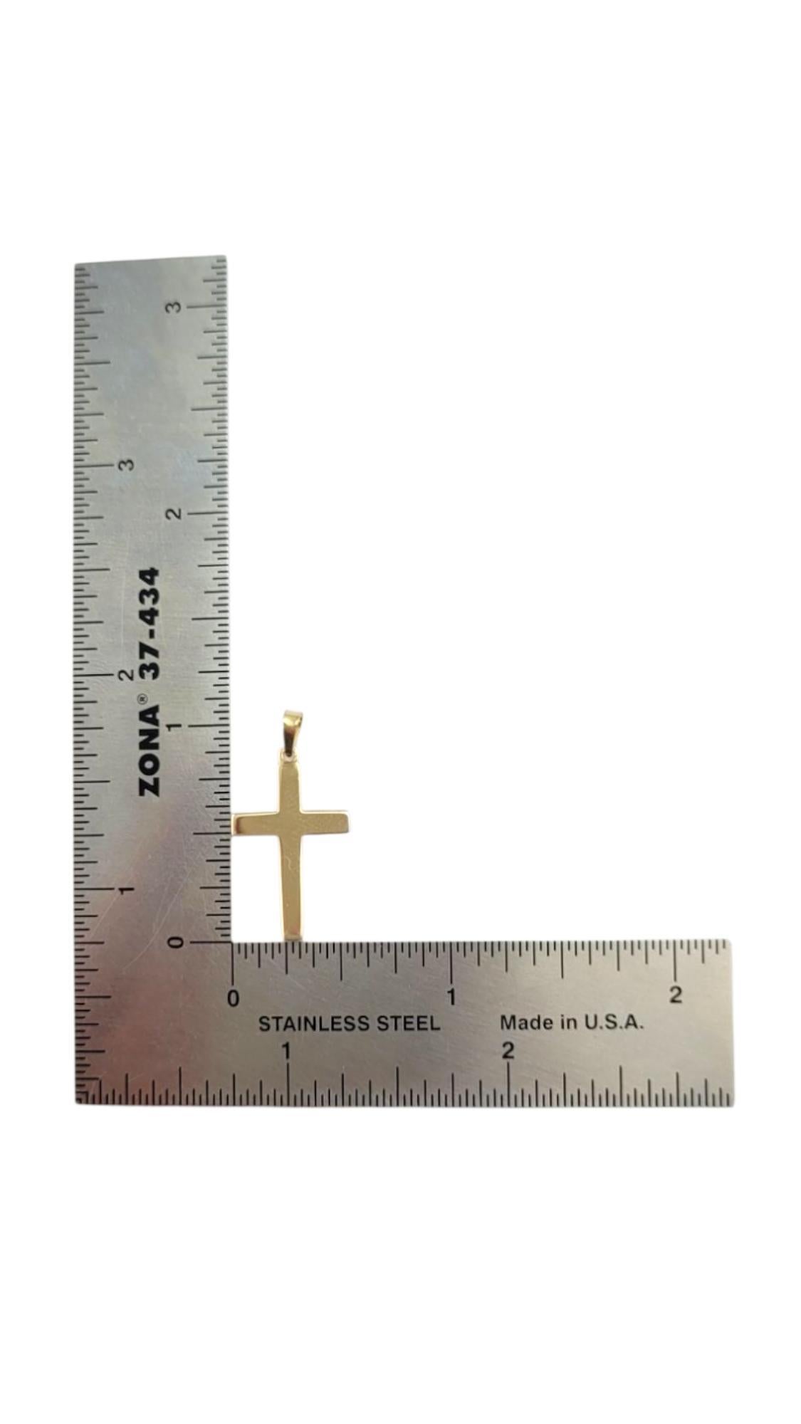 Pendentif croix en or jaune 14 carats #22240 en vente 5