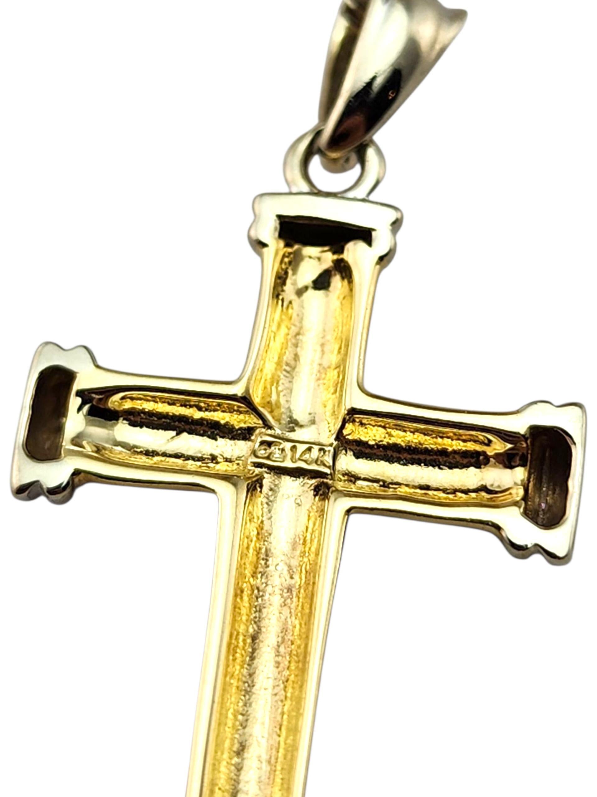 Donna Ciondolo a forma di croce in oro giallo 14 carati #23076 in vendita