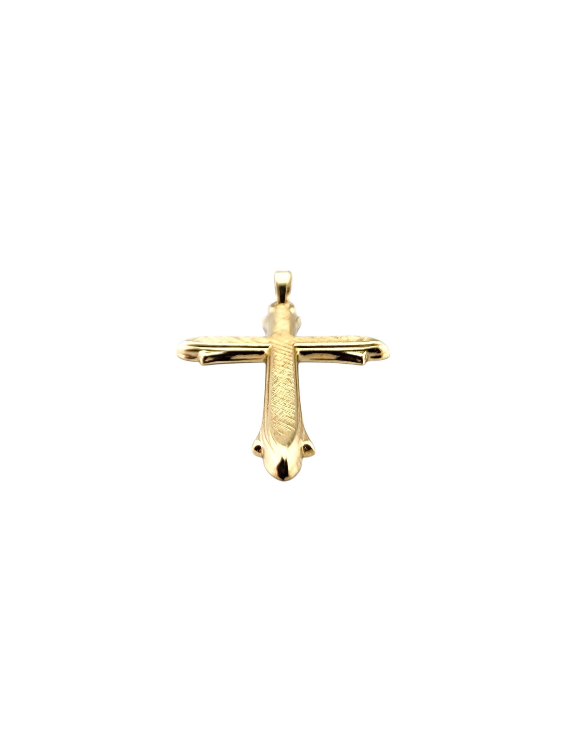 Pendentif croix en or jaune 14 carats #23163 en vente 1