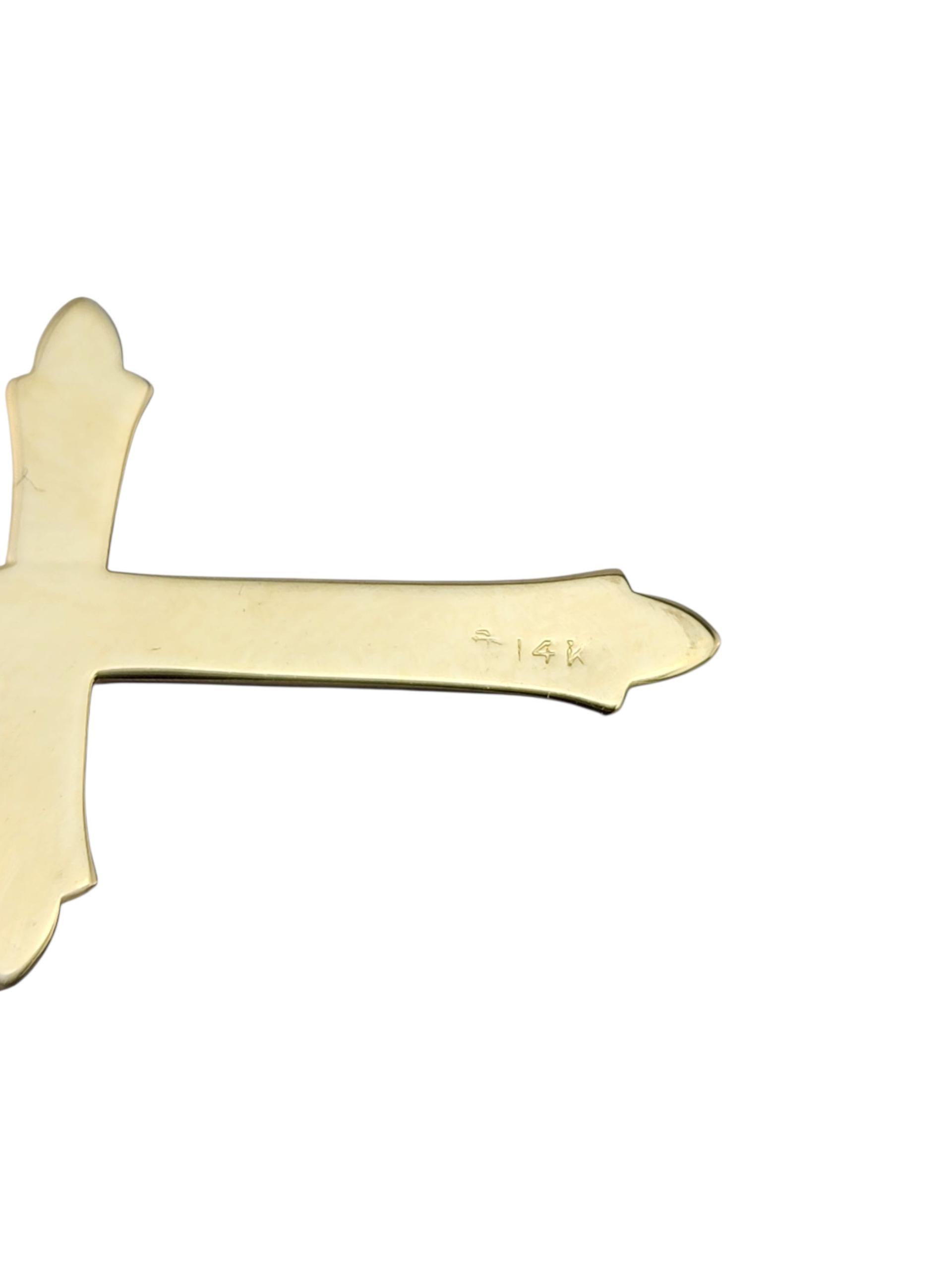 Pendentif croix en or jaune 14 carats #23163 en vente 2