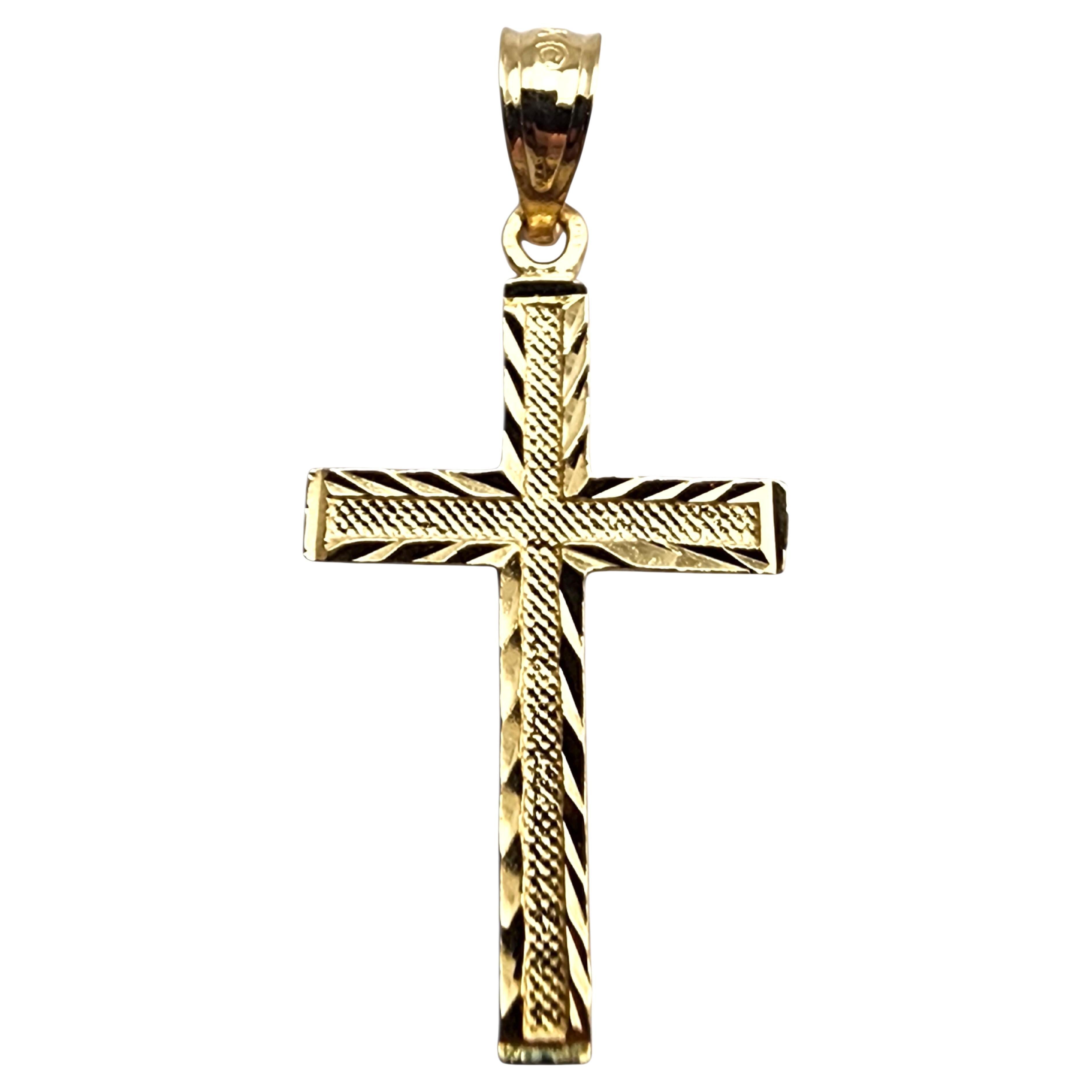 14 Karat Yellow Gold Cross Pendant #24052