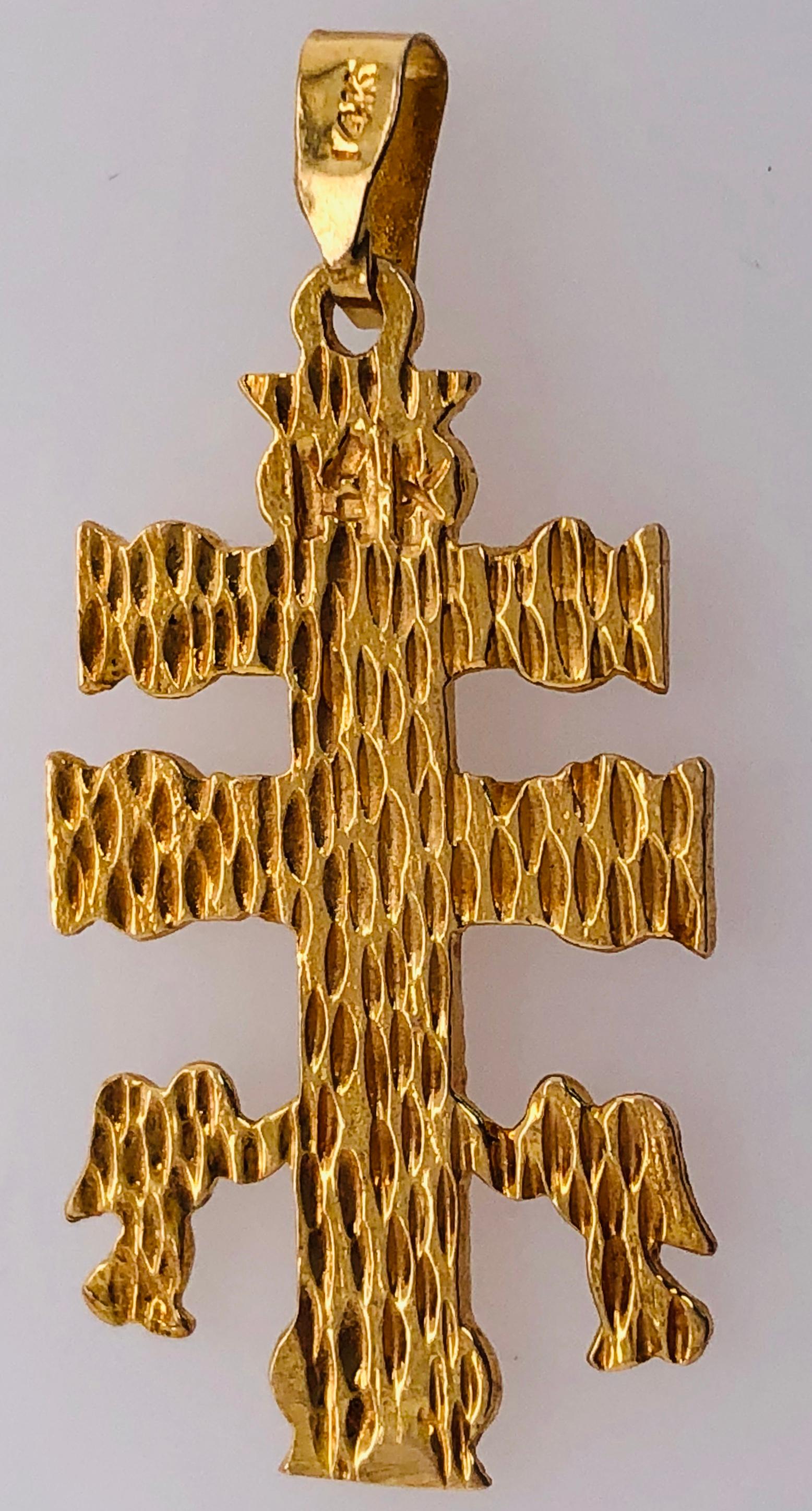 14 Karat Yellow Gold Cross / Religious Pendant In Good Condition In Stamford, CT