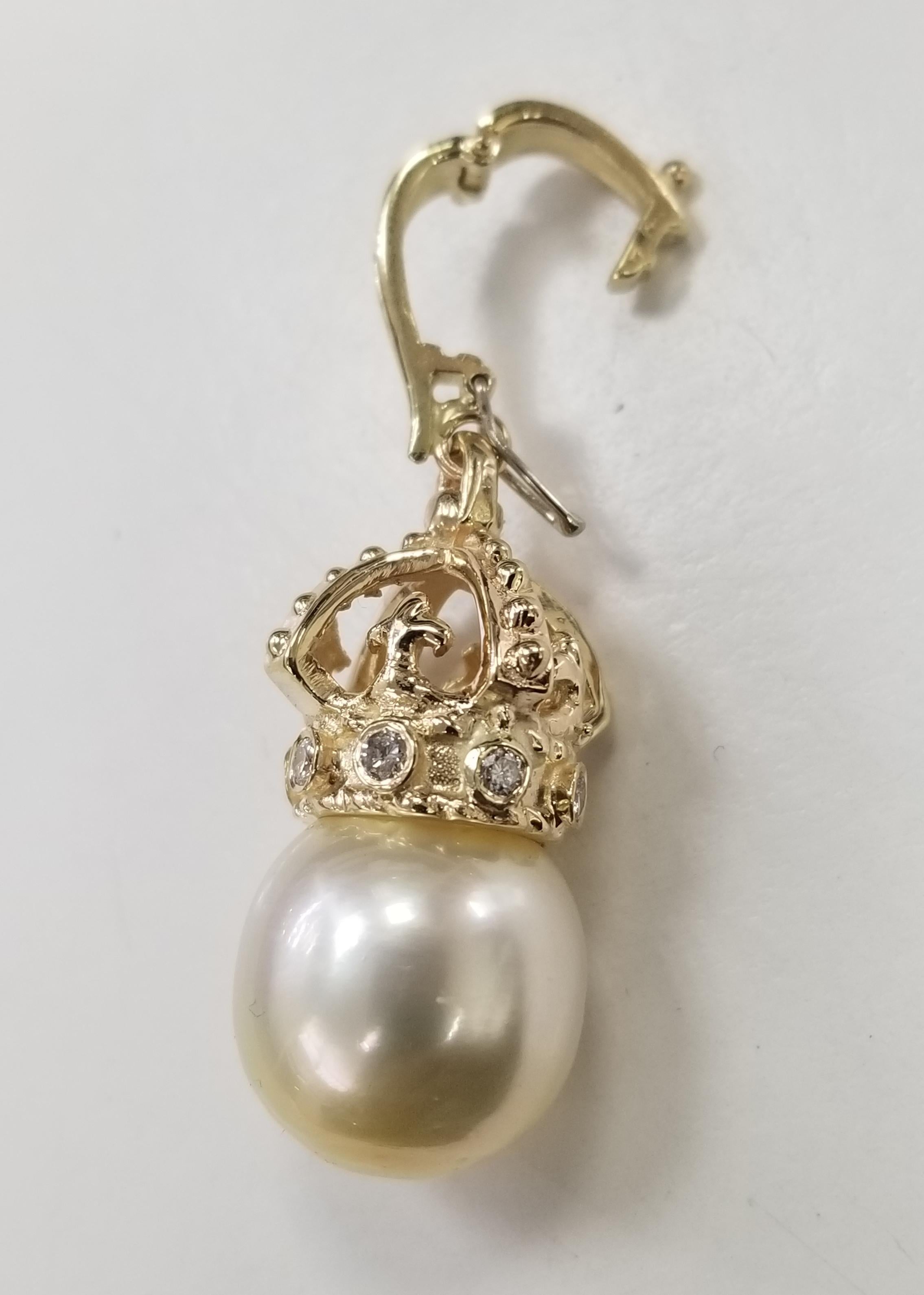 14 Karat Yellow Gold Crown with Diamonds and South Sea Pearl Enhancer For Sale 4