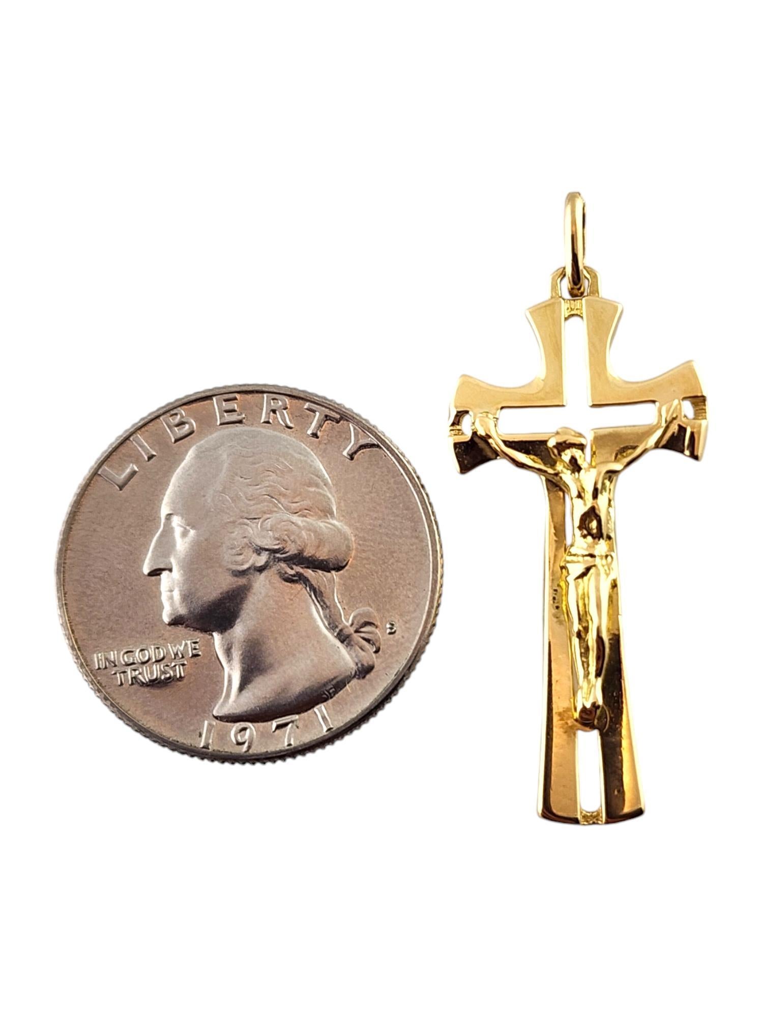 14 Karat Yellow Gold Crucifix Pendant #18539 For Sale 2