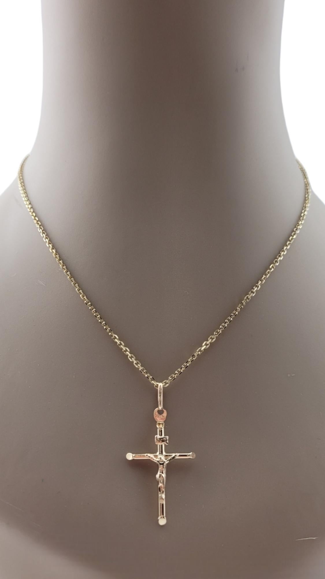 Pendentif Crucifix #20903 en or jaune 14 carats en vente 8