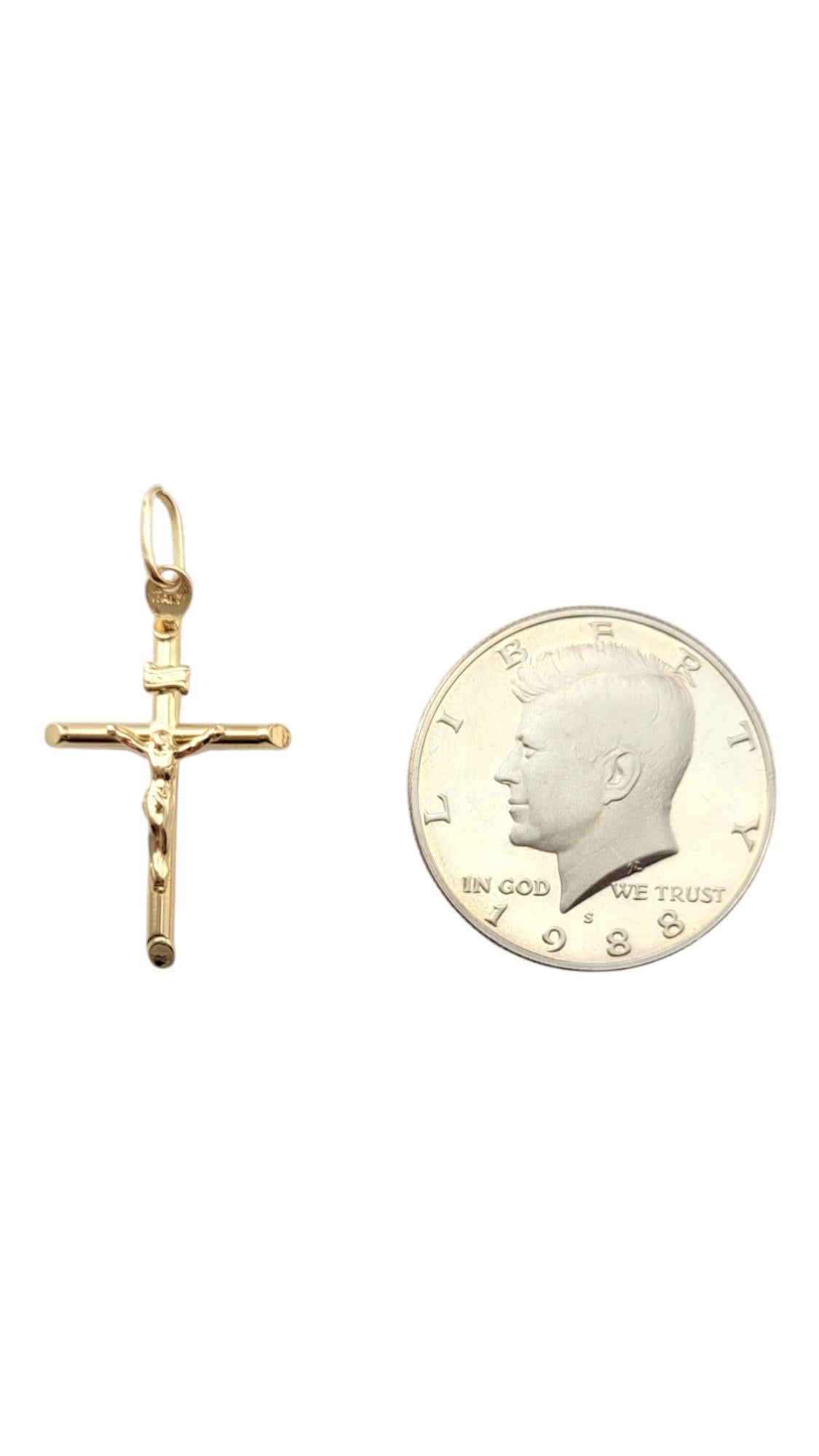 Pendentif Crucifix #20903 en or jaune 14 carats en vente 5