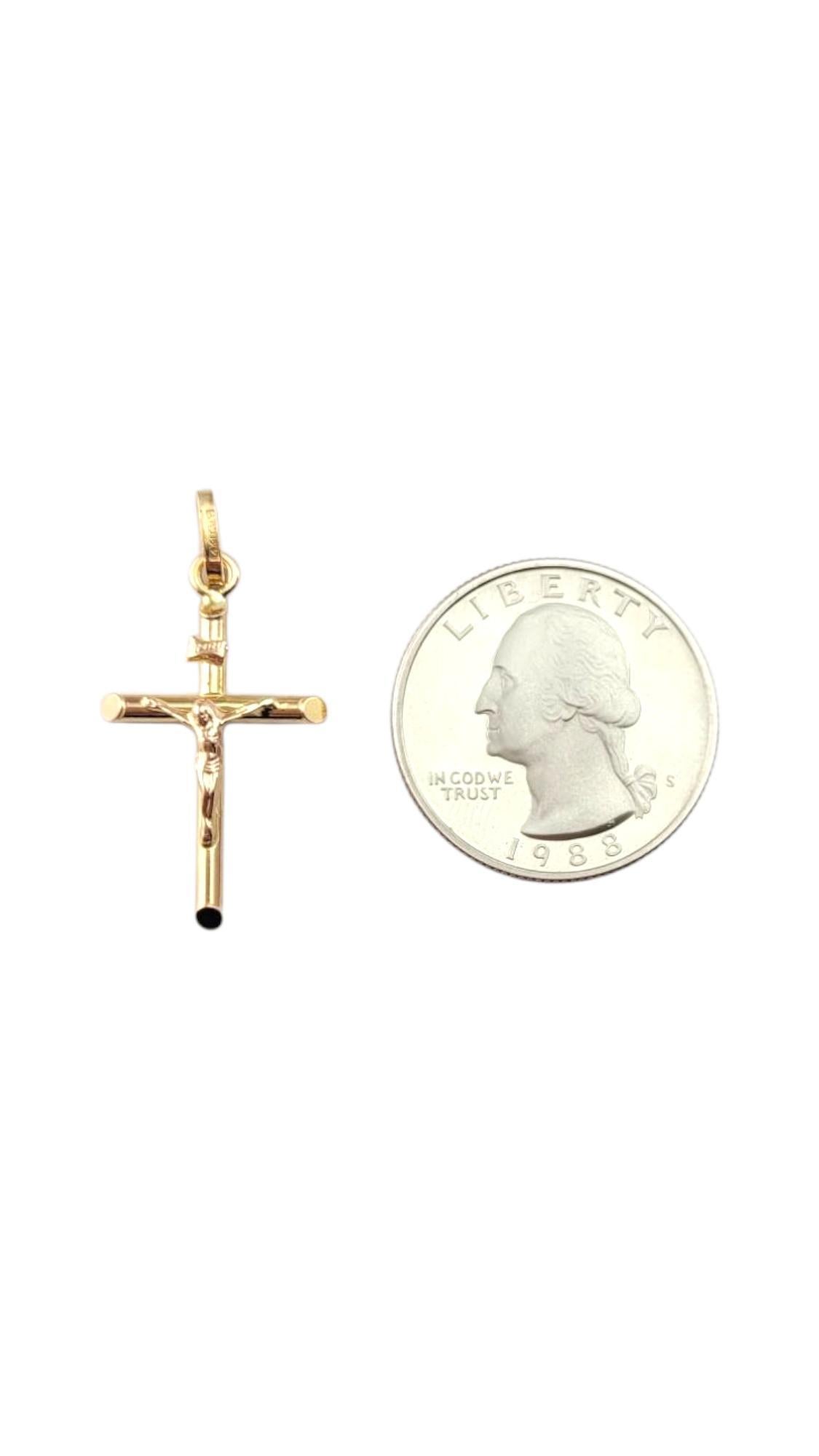 Pendentif Crucifix en or jaune 14 carats #21328 en vente 3