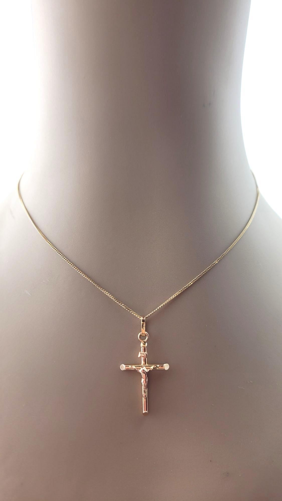 Pendentif Crucifix en or jaune 14 carats #21328 en vente 5