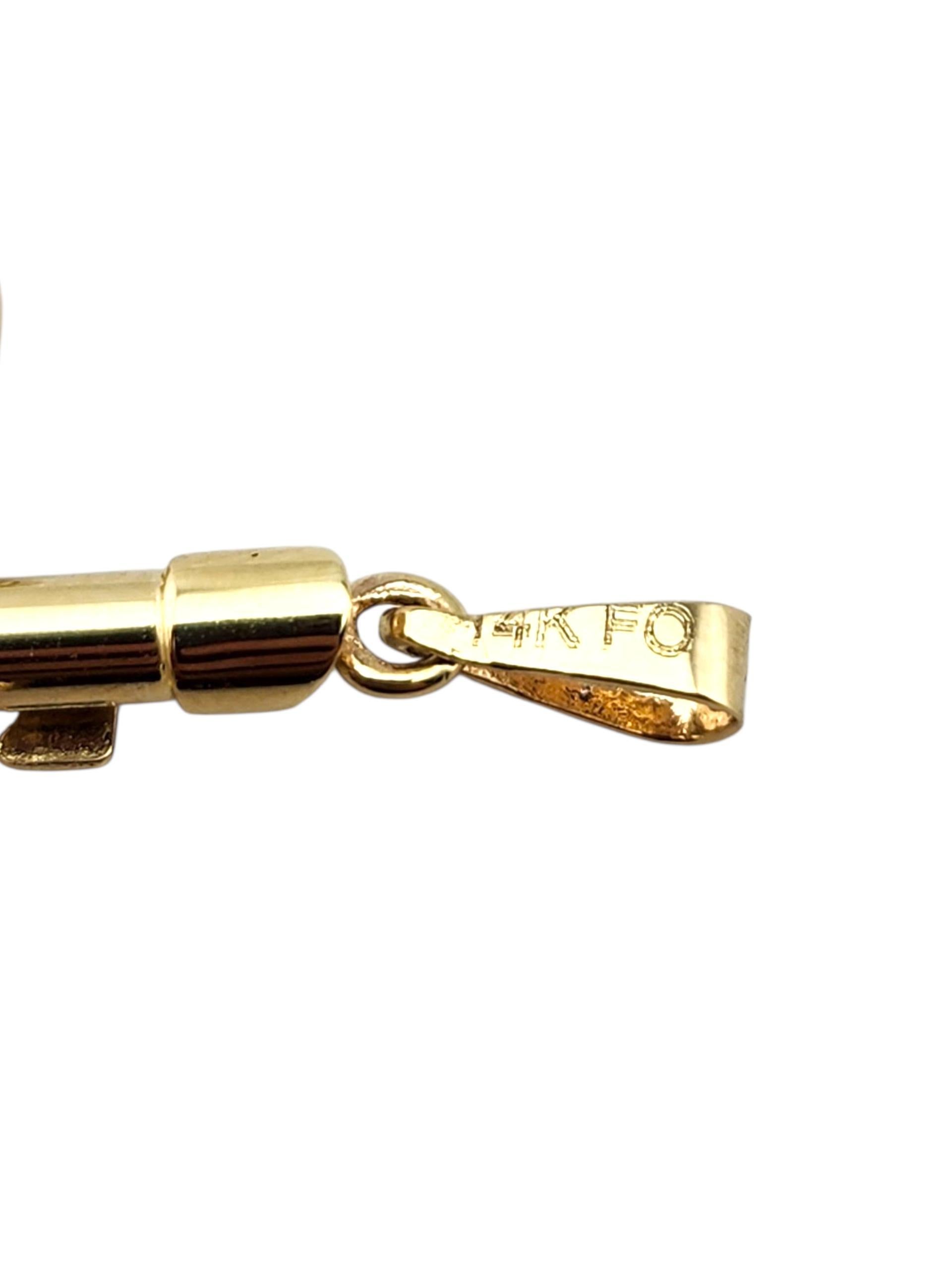 Ciondolo a forma di crocifisso in oro giallo 14 carati #23082 in vendita 3