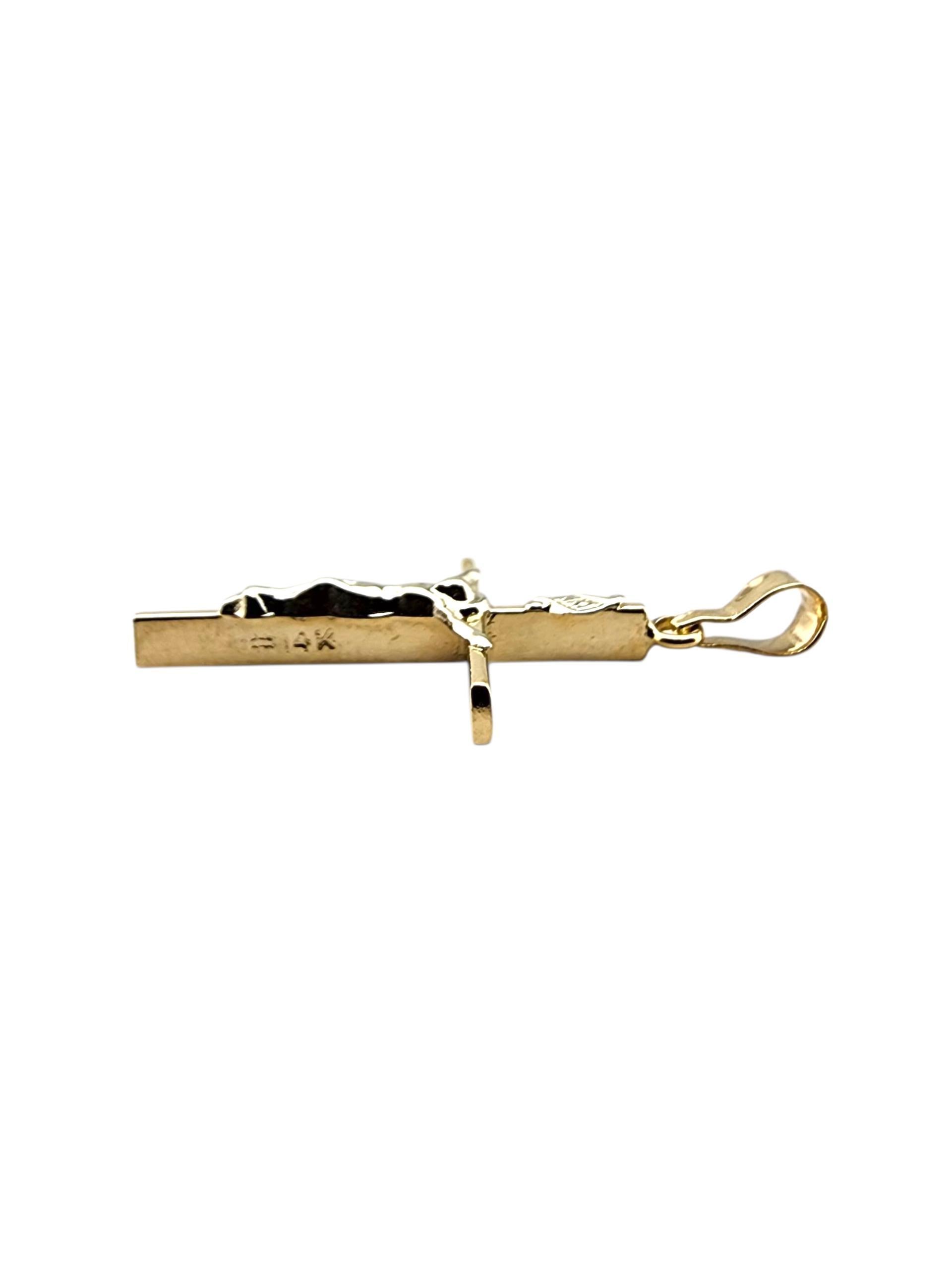 Pendentif crucifix en or jaune 14 carats

Ce pendentif crucifix en or jaune 14 carats brille par ses détails classiques, un symbole significatif de foi et de dévotion conçu dans un style intemporel.

Poinçon : 14K

Poids : 0,9 g/ 0,6 dwt.

Taille :
