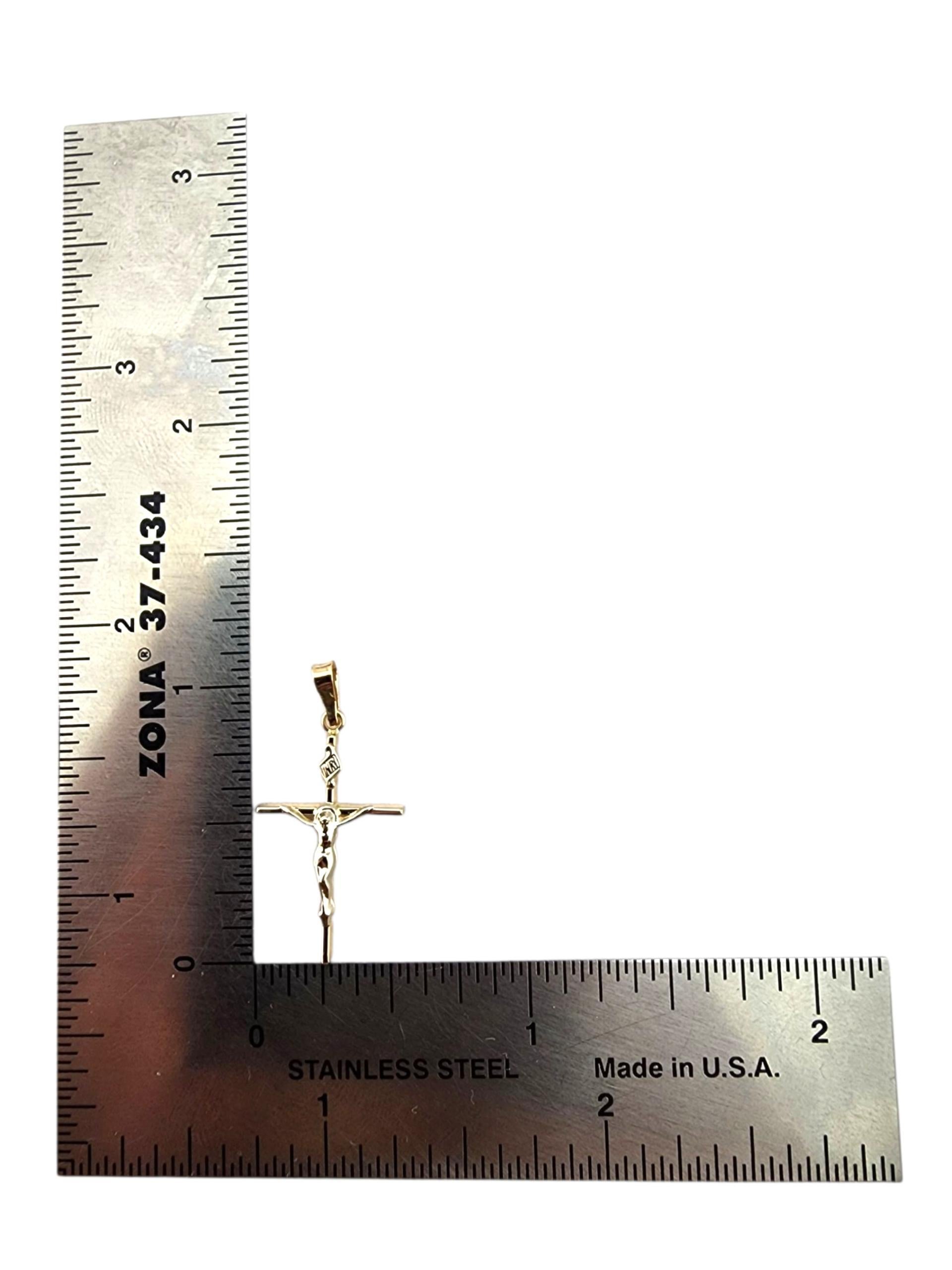 Pendentif Crucifix en or jaune 14 carats #23289 en vente 3