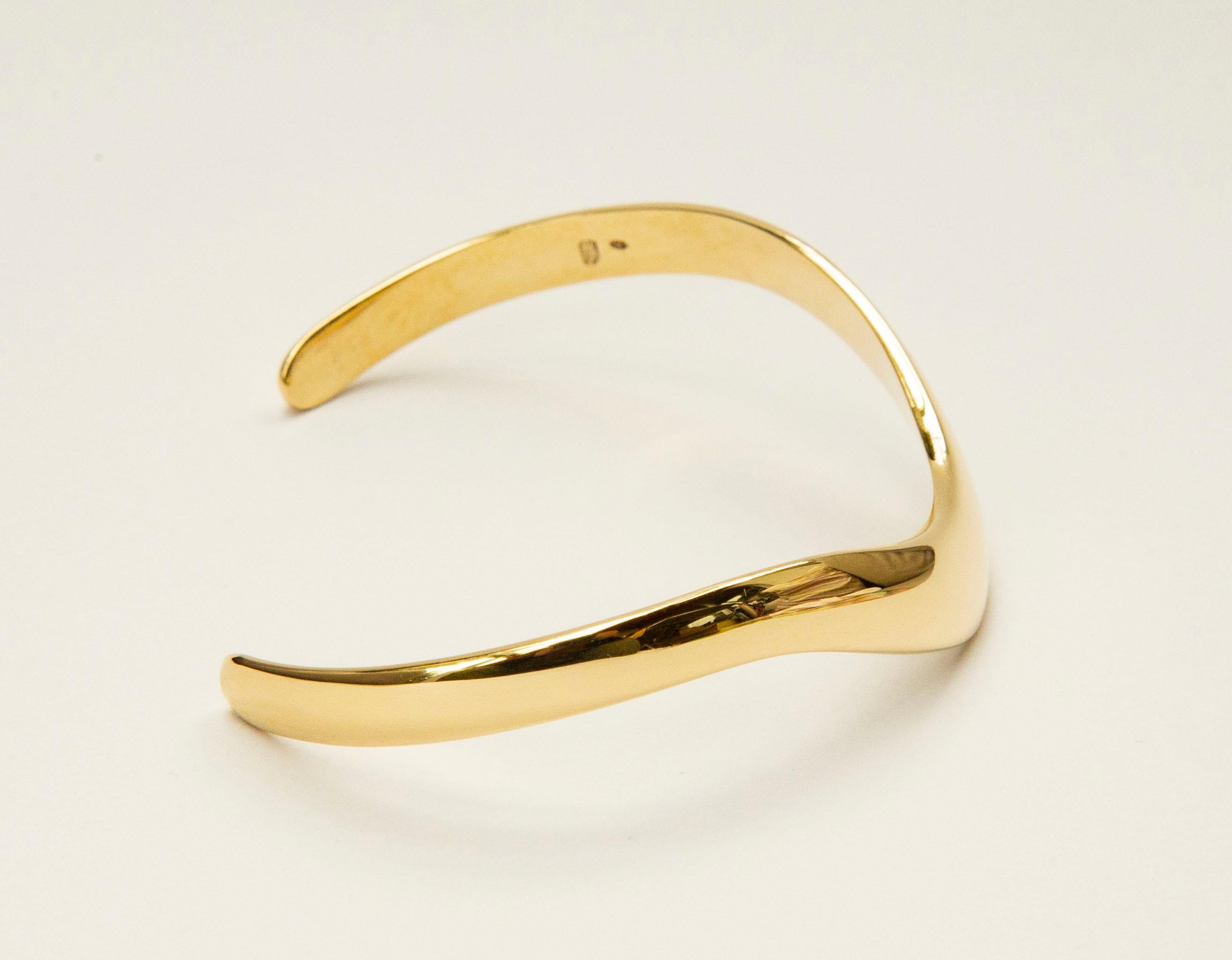 14 Karat Yellow Gold Cuff Bracelet Scandinavian Modern Minimalist Design In Good Condition For Sale In Arnhem, NL