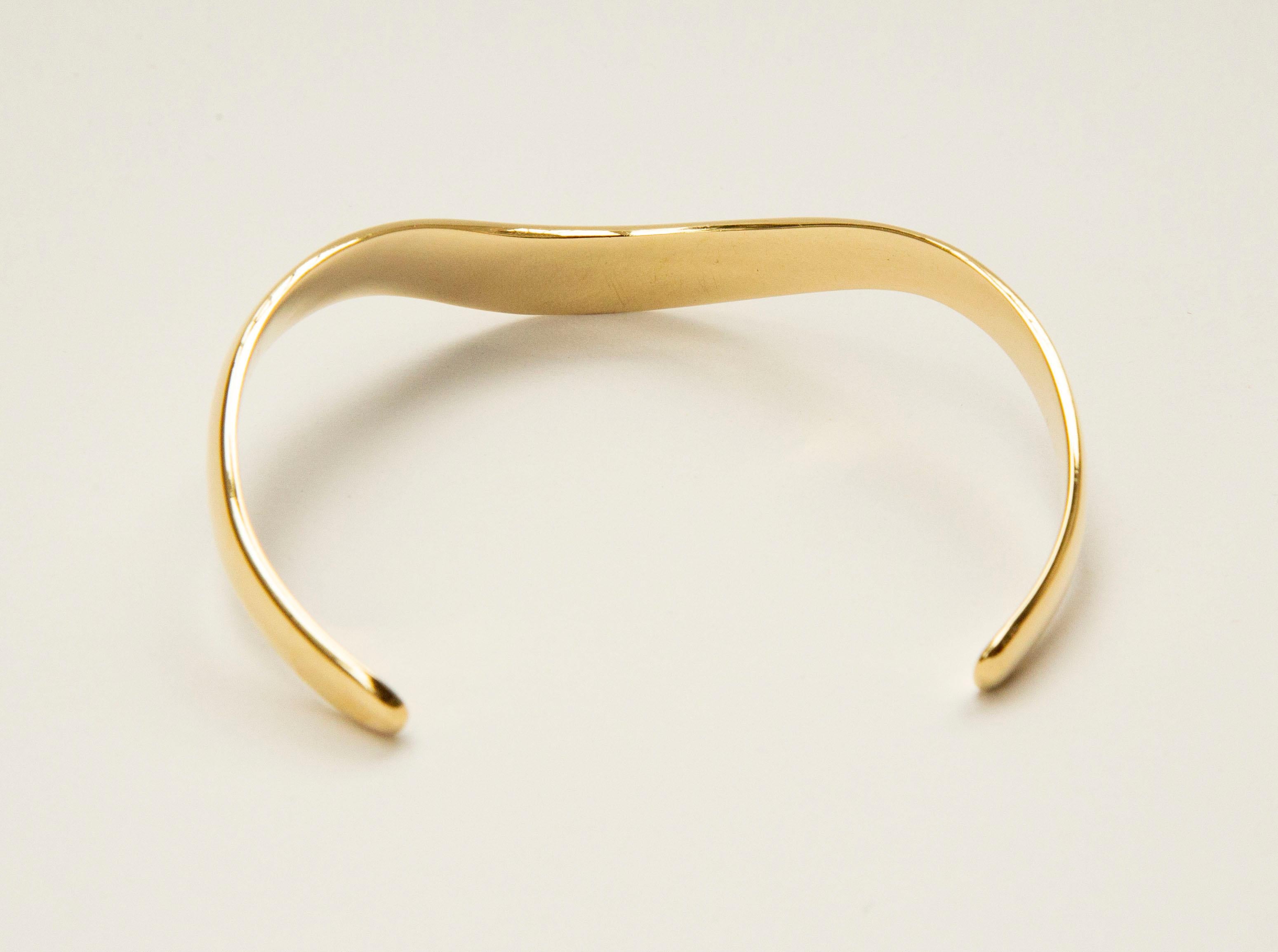 Women's or Men's 14 Karat Yellow Gold Cuff Bracelet Scandinavian Modern Minimalist Design For Sale