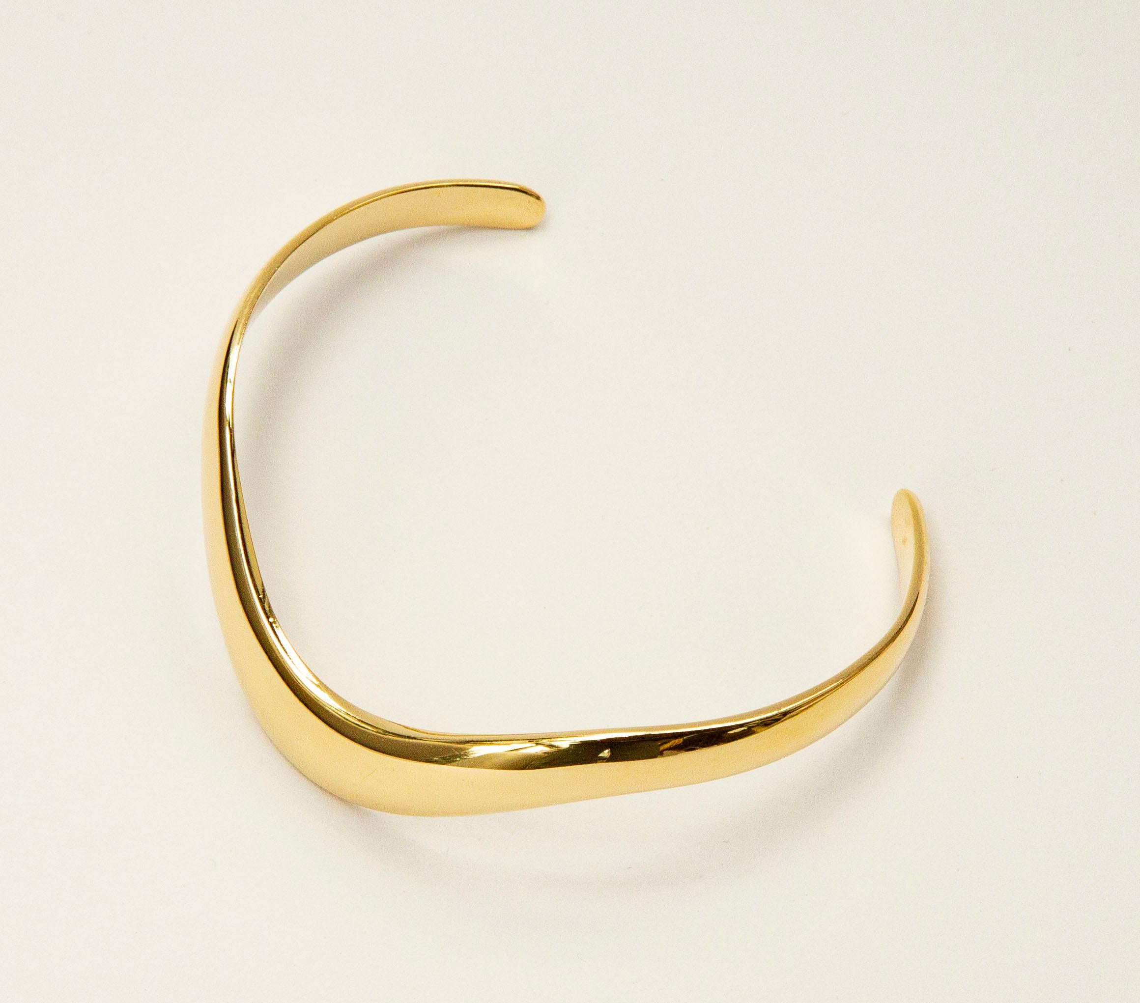14 Karat Yellow Gold Cuff Bracelet Scandinavian Modern Minimalist Design For Sale 1