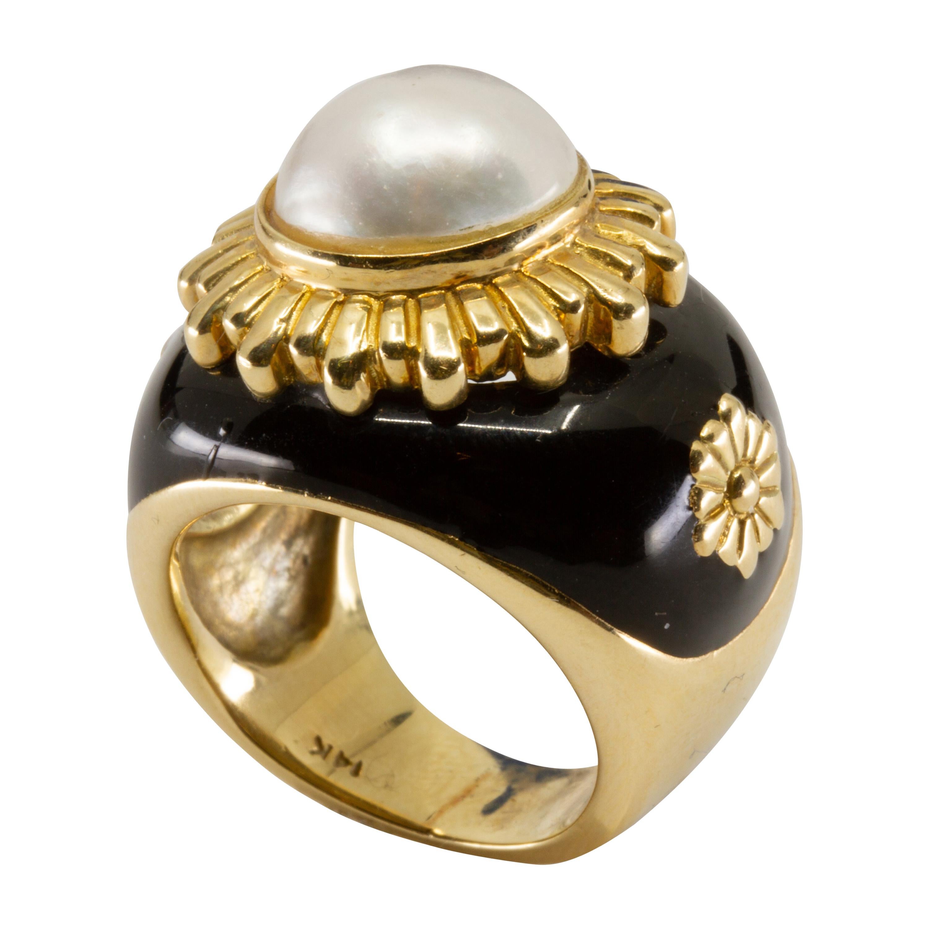 14 Karat Yellow Gold Cultured Mabé Pearl and Enamel Ring