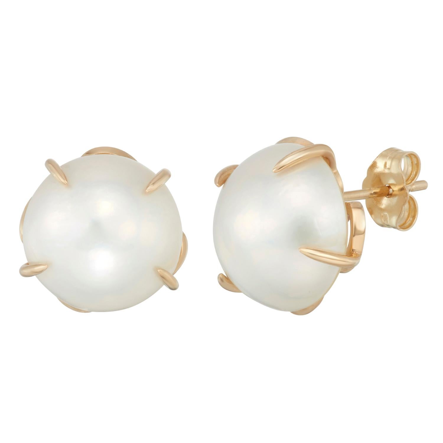 14 Karat Yellow Gold Cultured Mabe Pearl Stud Earrings In New Condition In New York, NY