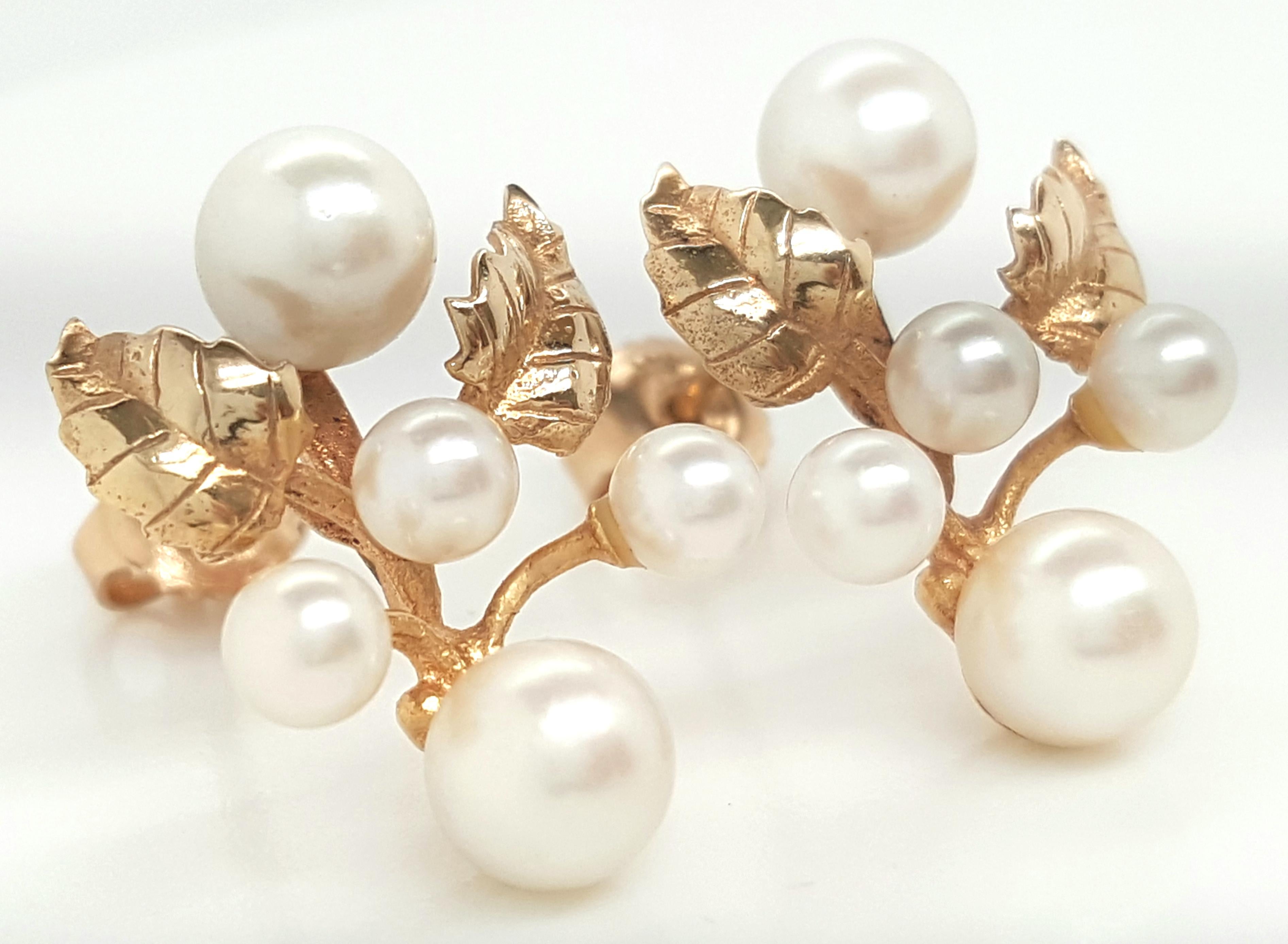 14 Karat Yellow Gold Cultured Pearl Cluster Grapevine Earrings In Good Condition In Addison, TX