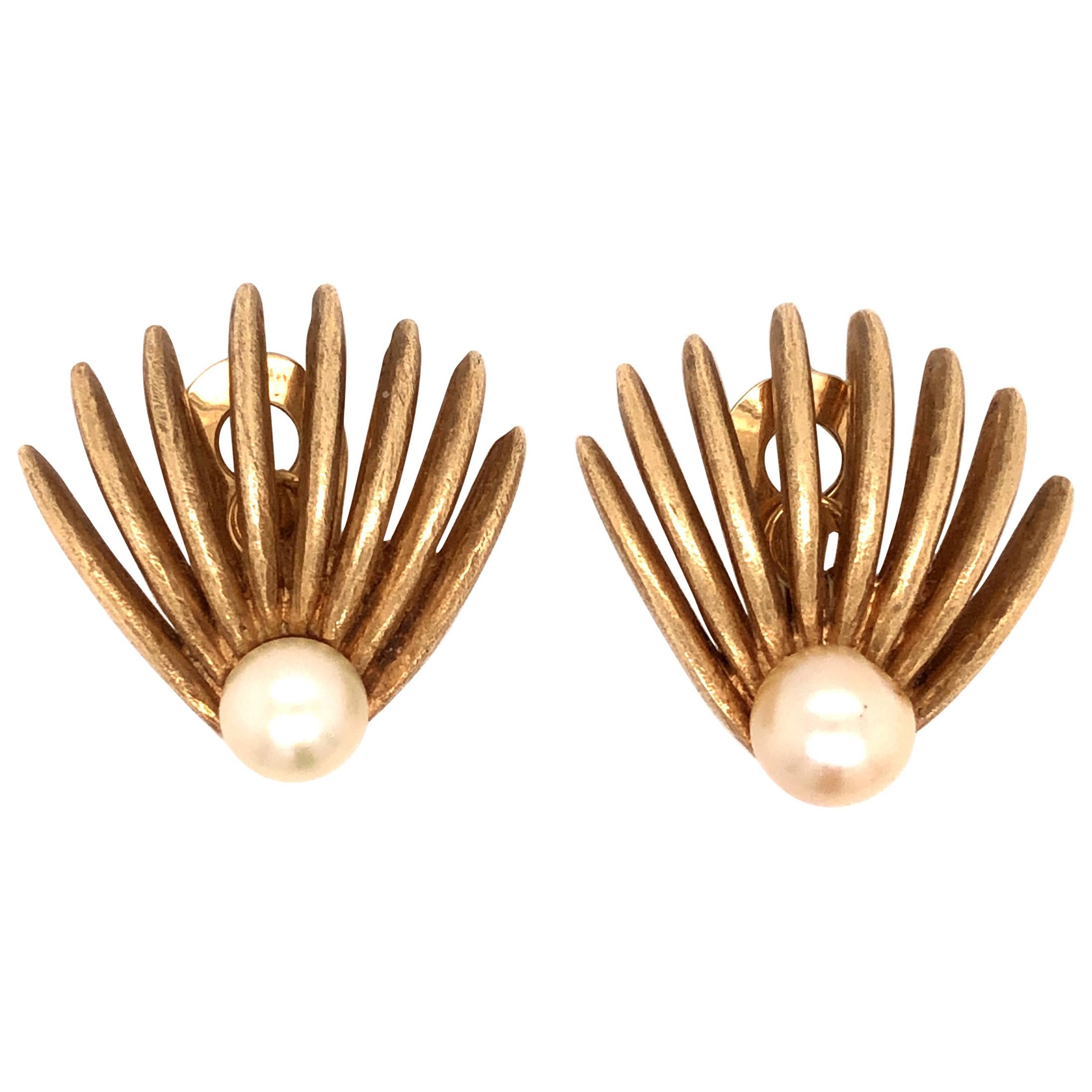 14 Karat Yellow Gold Cultured Pearl Earclips For Sale