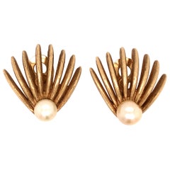 14 Karat Yellow Gold Cultured Pearl Earclips