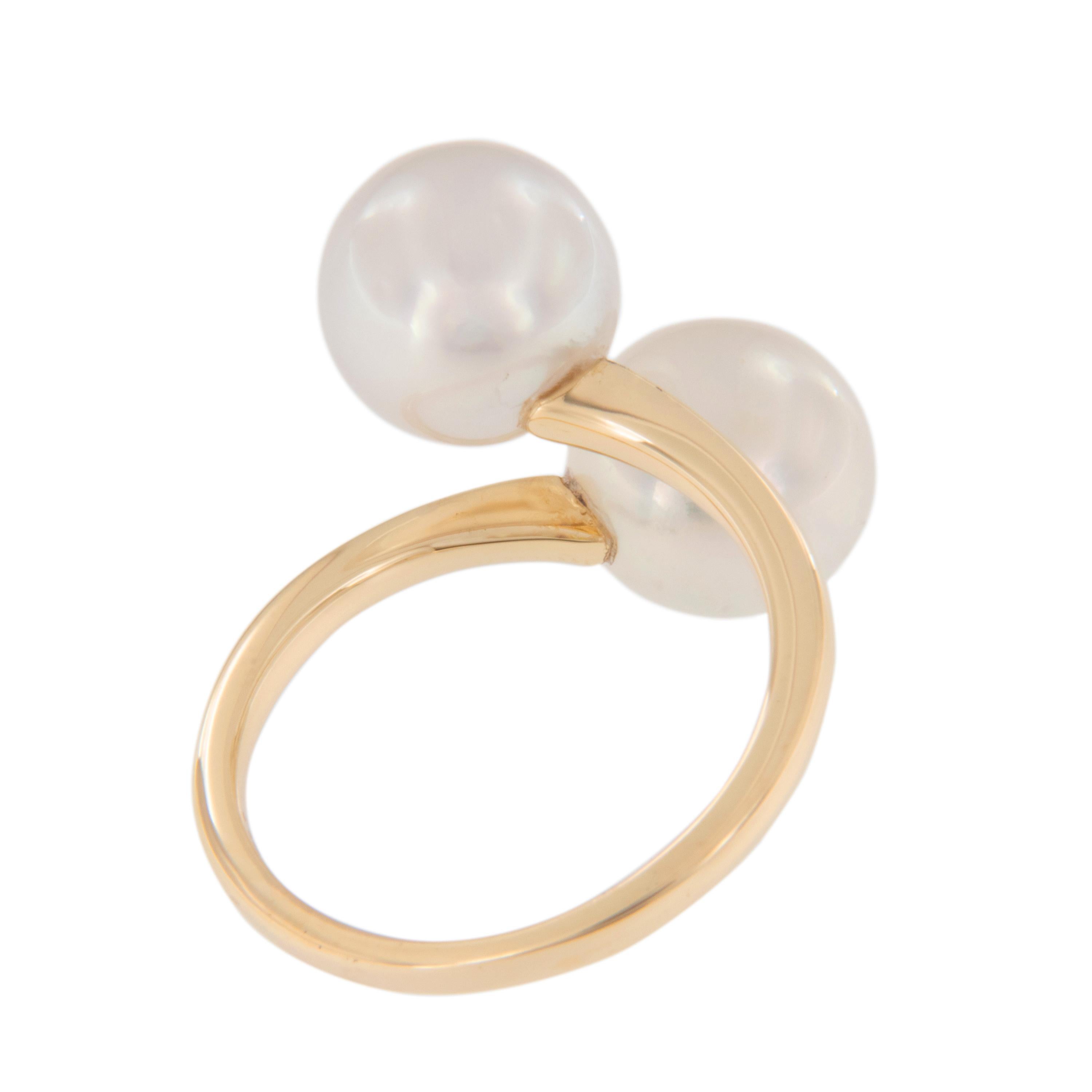 Round Cut 14 Karat Yellow Gold Cultured South Sea Pearl Bypass Ring For Sale
