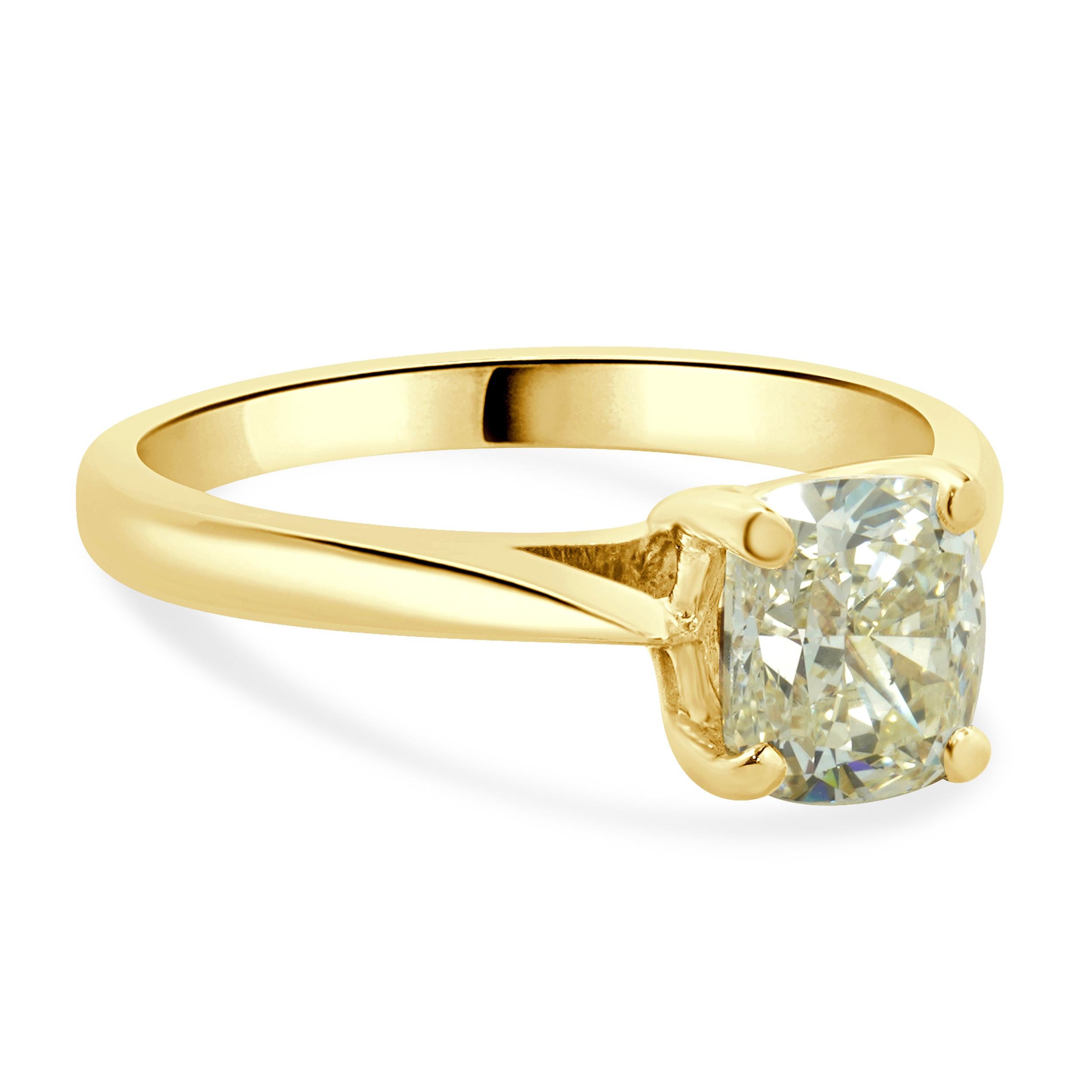 Women's or Men's 14 Karat Yellow Gold Cushion Cut Diamond Engagement Ring For Sale