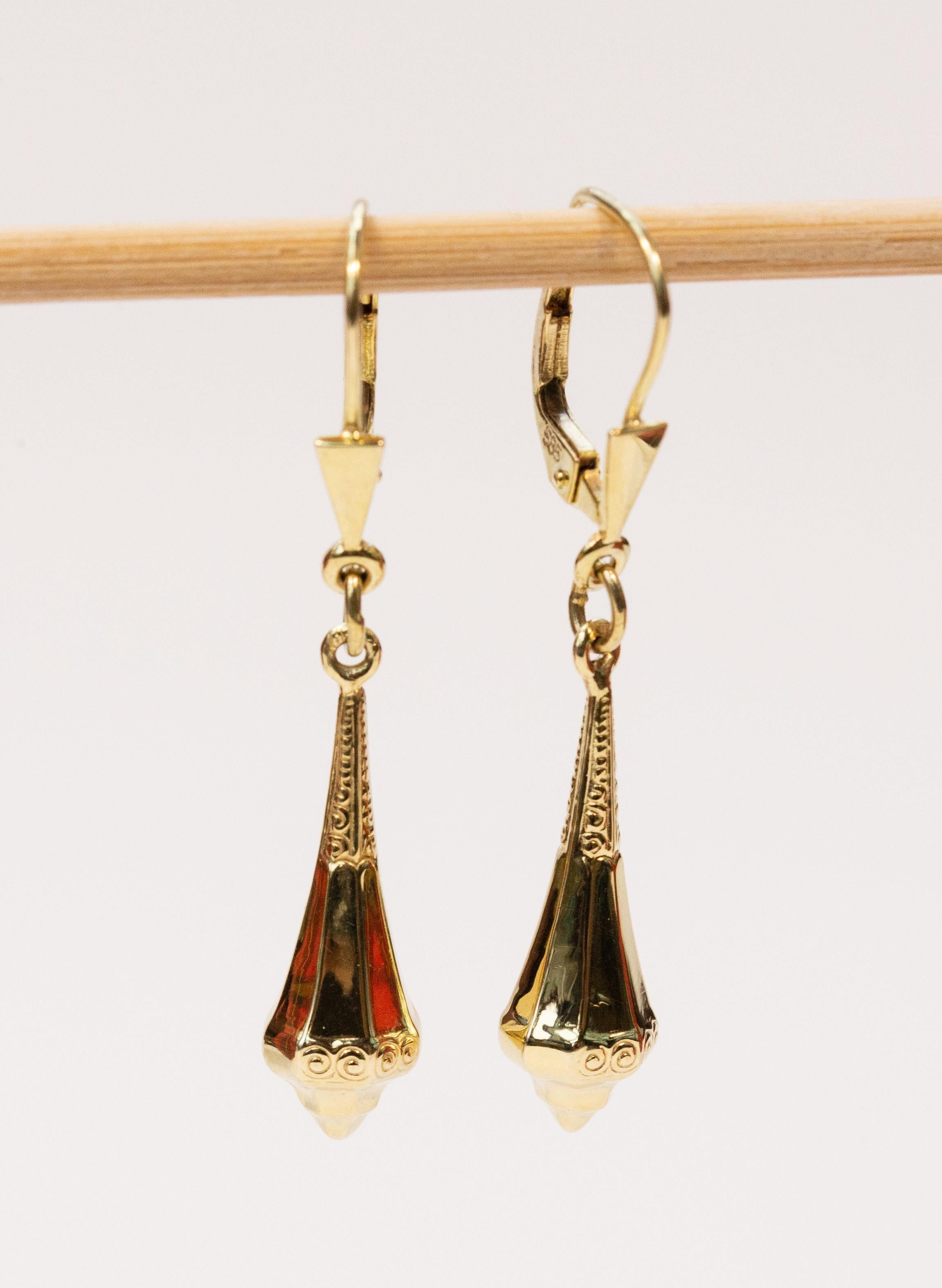 Orecchini pendenti in oro giallo 14 carati CA. 1950s in vendita 1