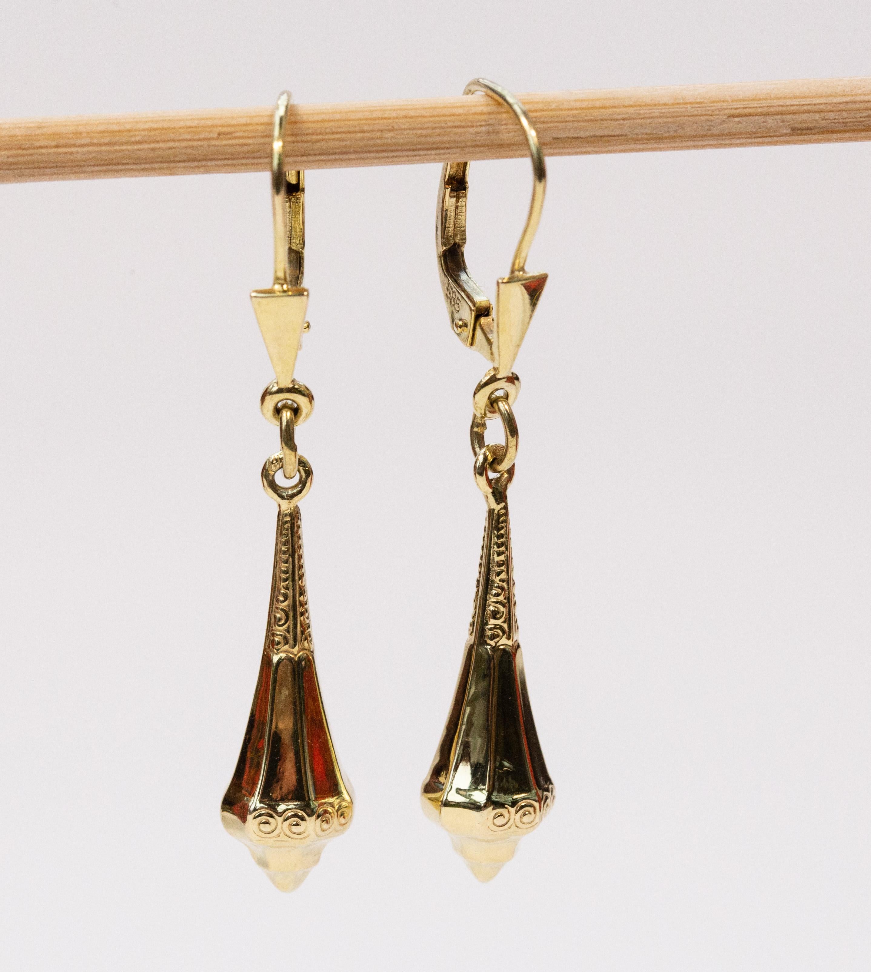 Orecchini pendenti in oro giallo 14 carati CA. 1950s in vendita 3