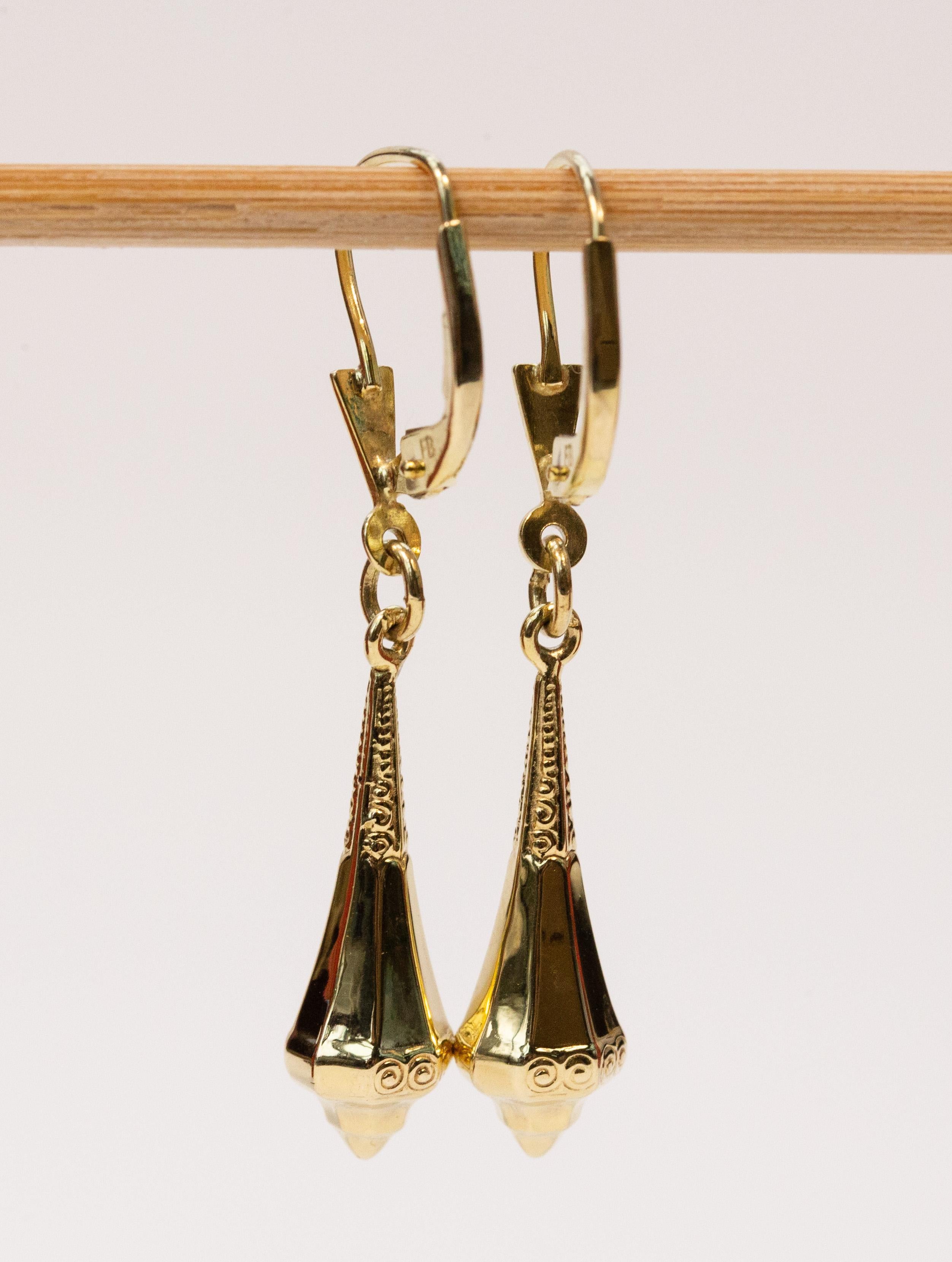 Orecchini pendenti in oro giallo 14 carati CA. 1950s in vendita 4