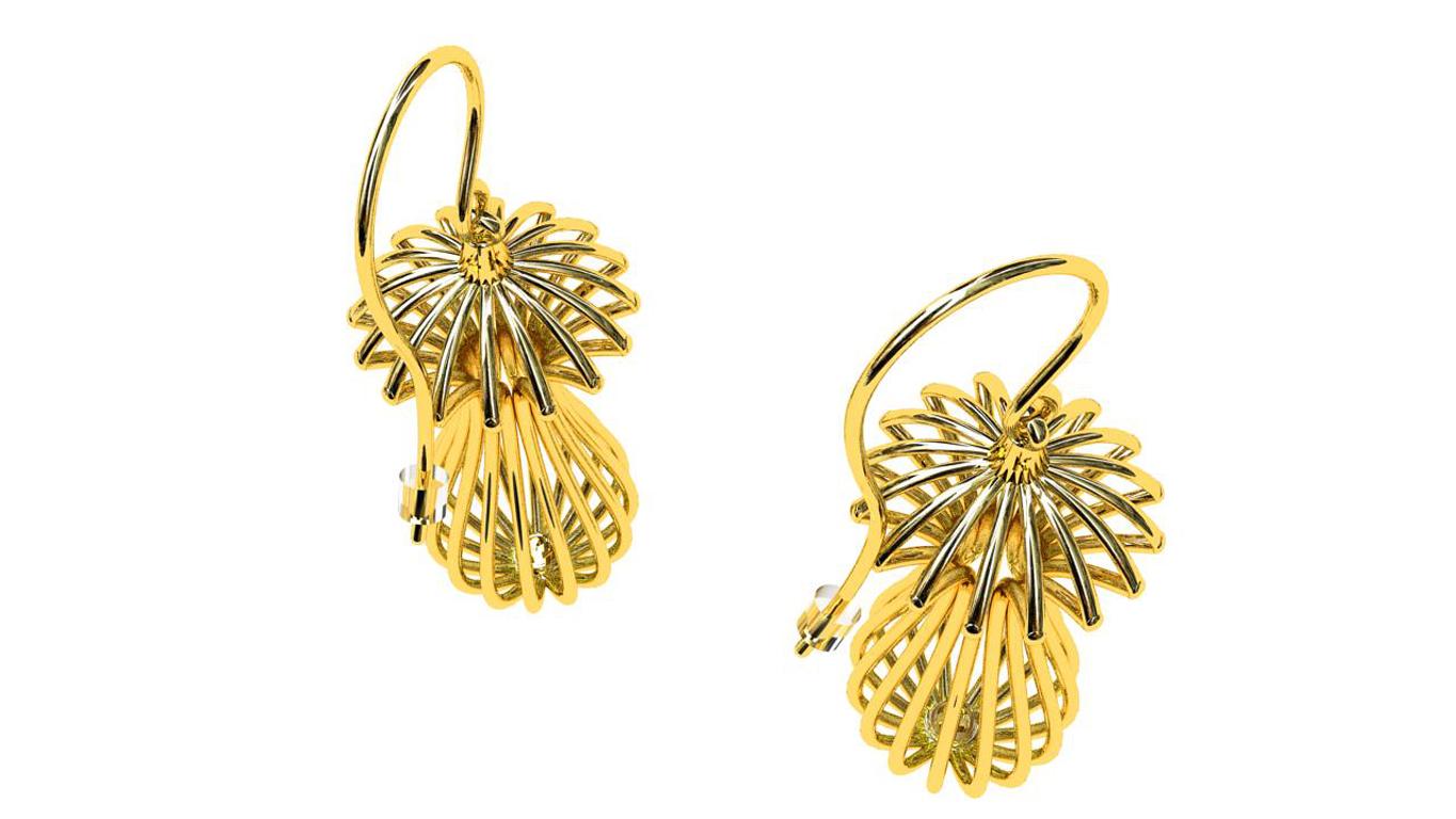 Série de boucles d'oreilles dentelle Arabesque : Ces boucles d'oreilles en or jaune 14 carats sont le fruit d'un certain nombre d'inspirations. J'utilise mes idées sculpturales avec des motifs moirés, 3 dimensions, de la dentelle et de la géométrie